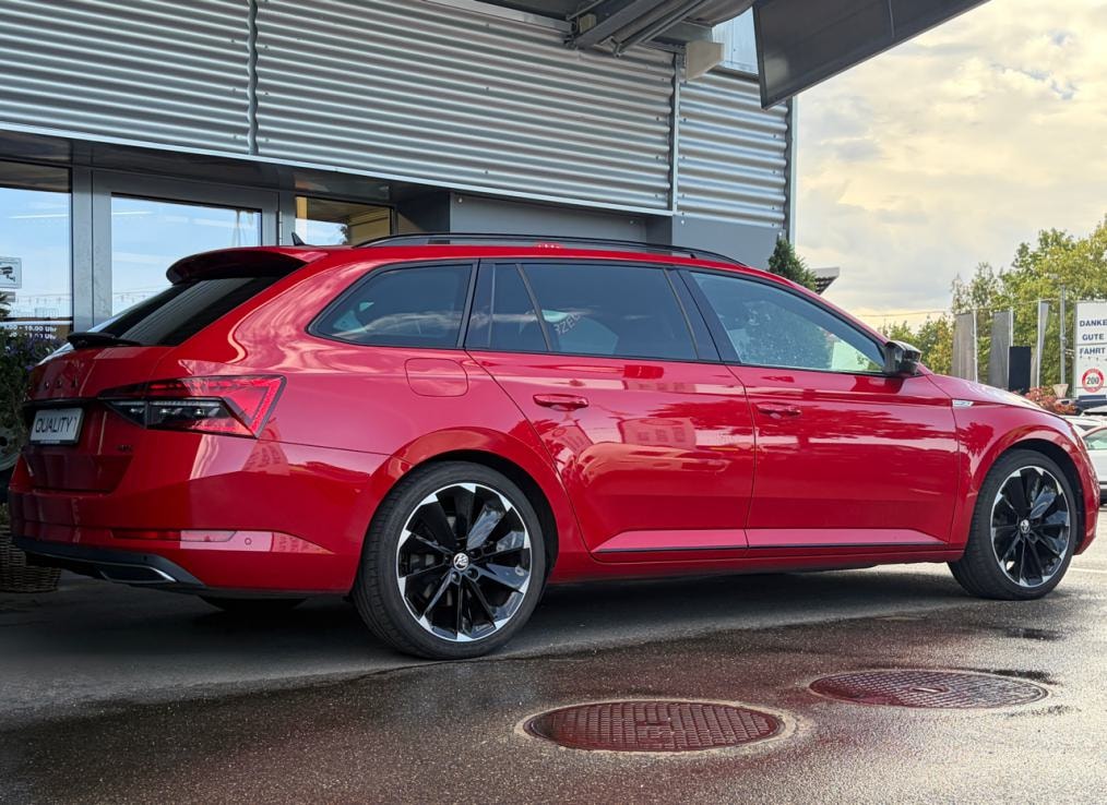 SKODA Superb Combi 2.0 TDi SportLine 4x4-image-2