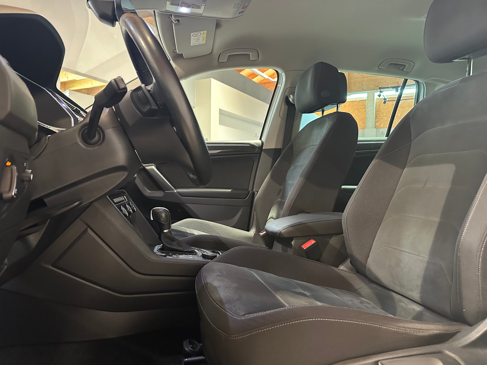VW Tiguan 2.0TSI Highline 4Motion DSG/Inkl. 1. Jahr Garantie/Top Ausstattung inkl. AHK El. abschwenkbar-image-12