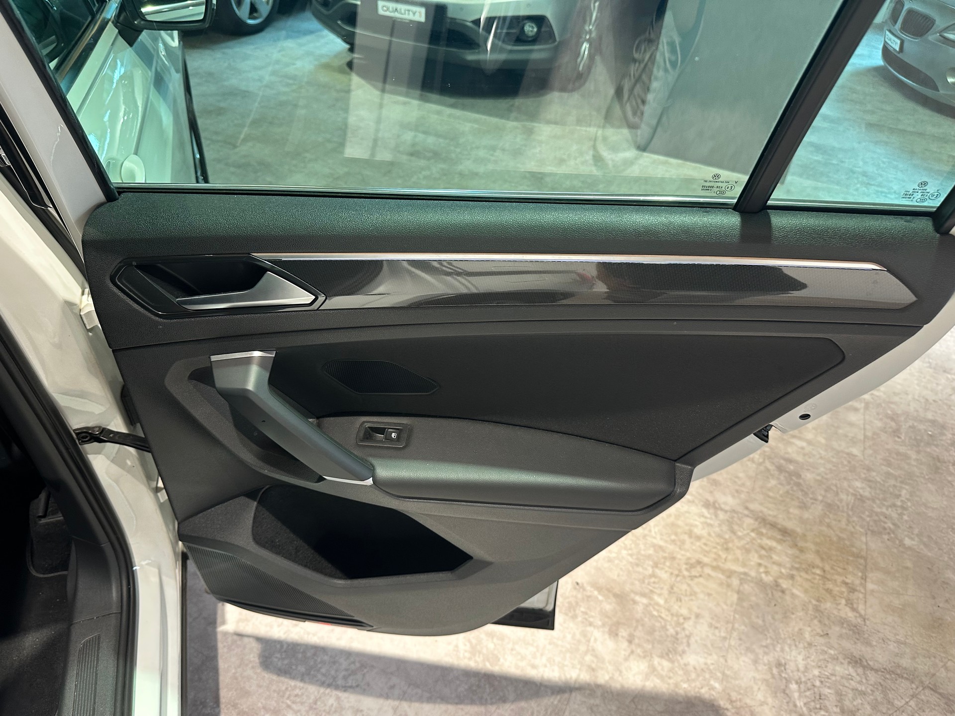 VW Tiguan 2.0TSI Highline 4Motion DSG/Inkl. 1. Jahr Garantie/Top Ausstattung inkl. AHK El. abschwenkbar-image-25
