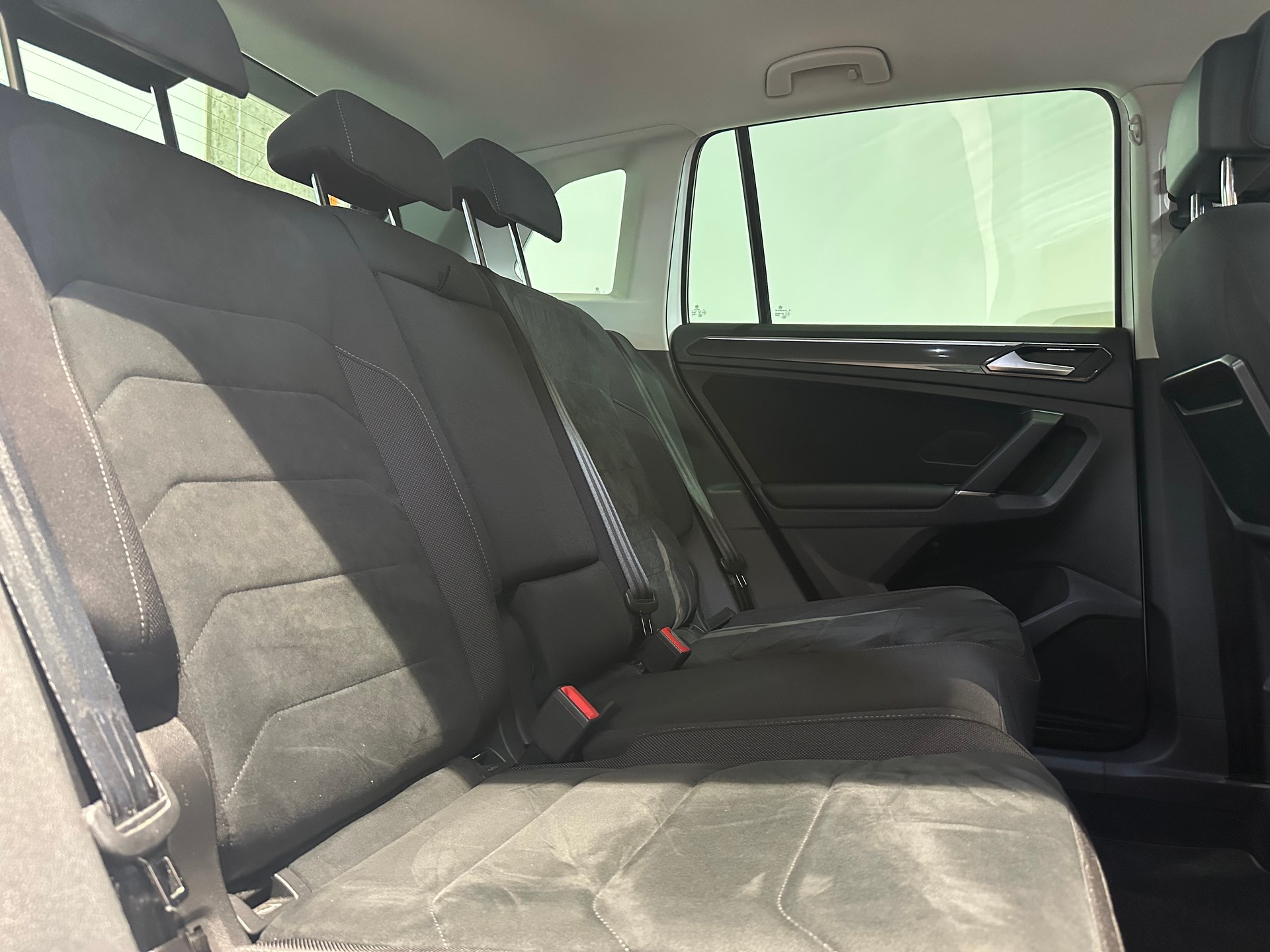 VW Tiguan 2.0TSI Highline 4Motion DSG/Inkl. 1. Jahr Garantie/Top Ausstattung inkl. AHK El. abschwenkbar-image-24