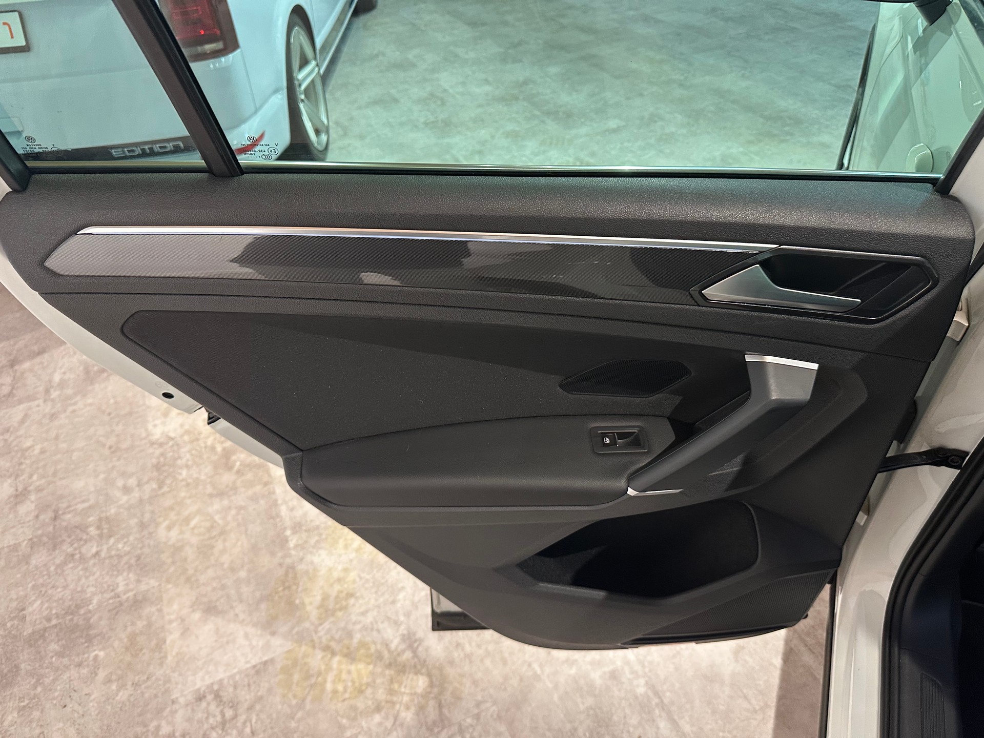 VW Tiguan 2.0TSI Highline 4Motion DSG/Inkl. 1. Jahr Garantie/Top Ausstattung inkl. AHK El. abschwenkbar-image-28