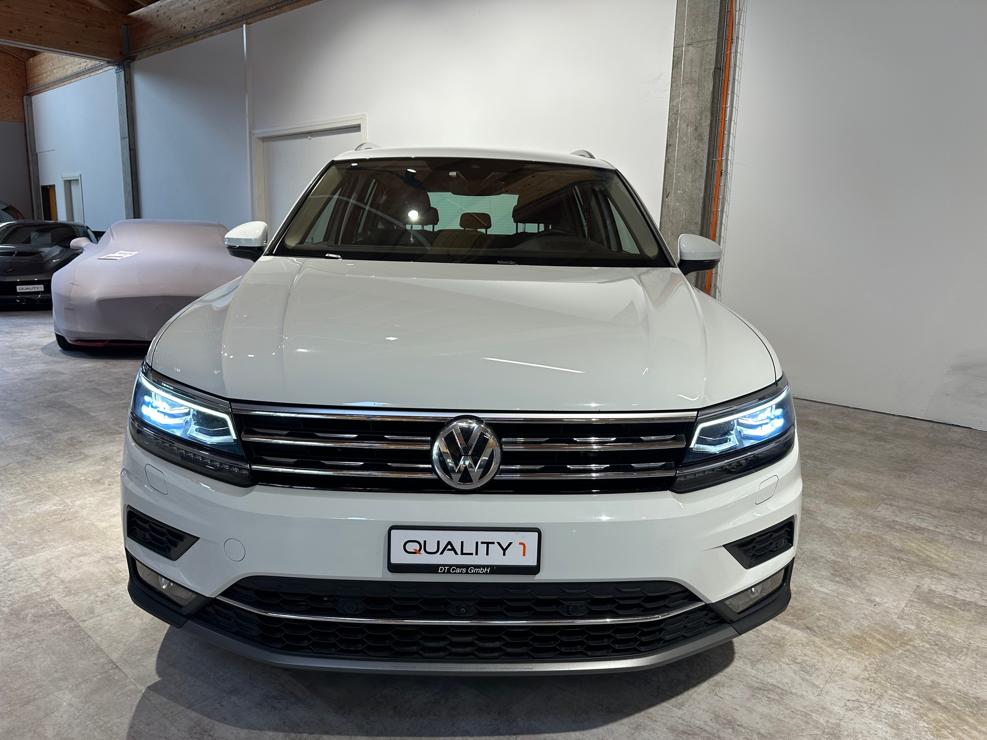 VW Tiguan 2.0TSI Highline 4Motion DSG/Inkl. 1. Jahr Garantie/Top Ausstattung inkl. AHK El. abschwenkbar-image-1
