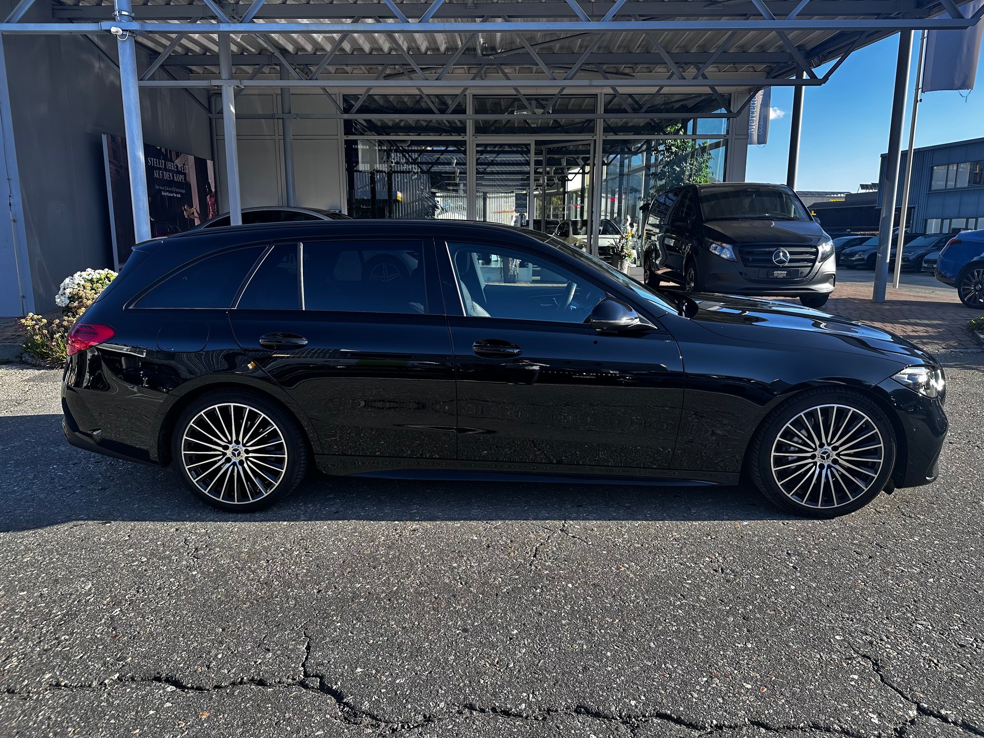 MERCEDES-BENZ C 300 AMG Line 4matic Kombi-image-1