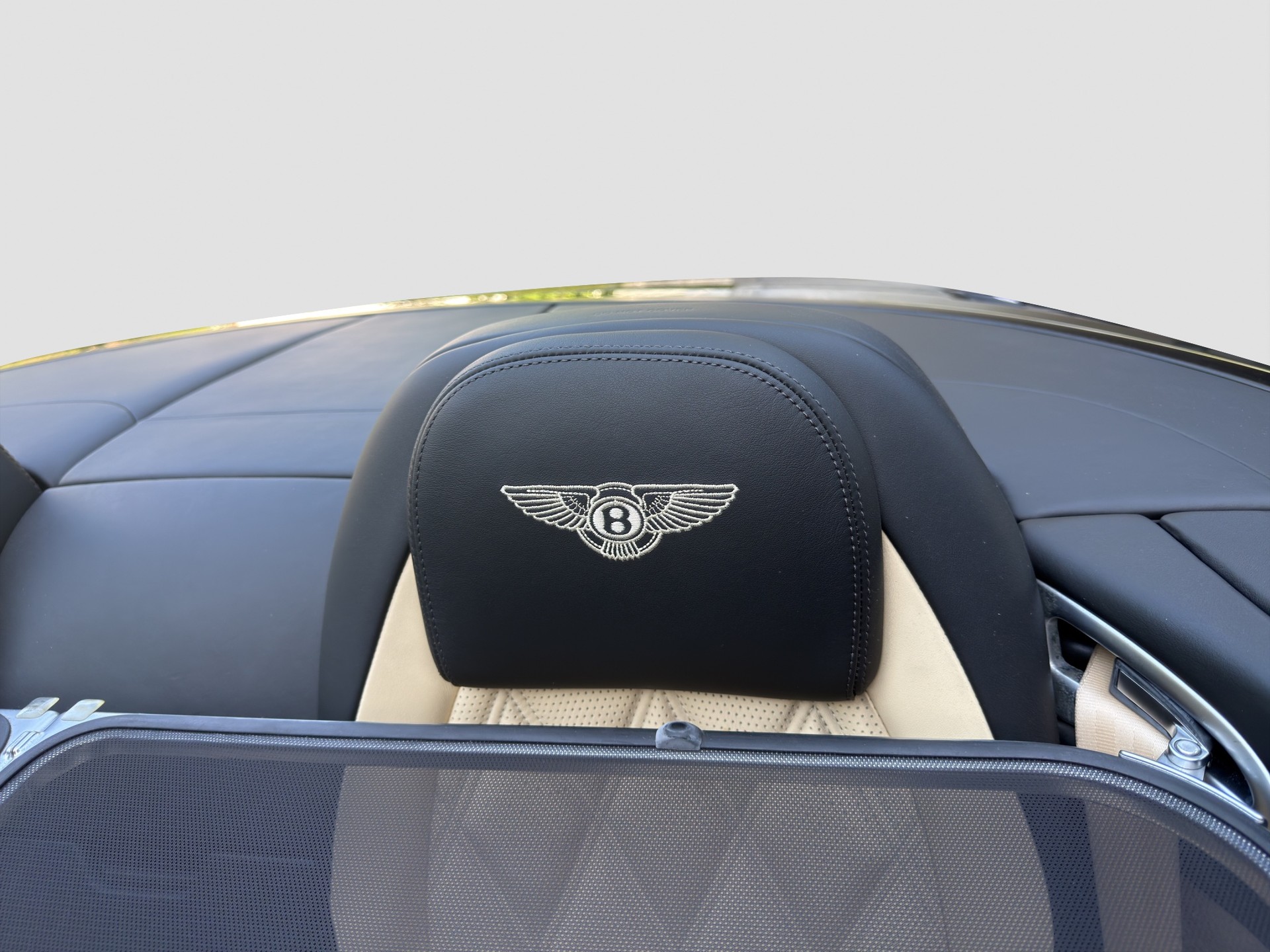 BENTLEY Continental GTC 4.0 V8-image-9