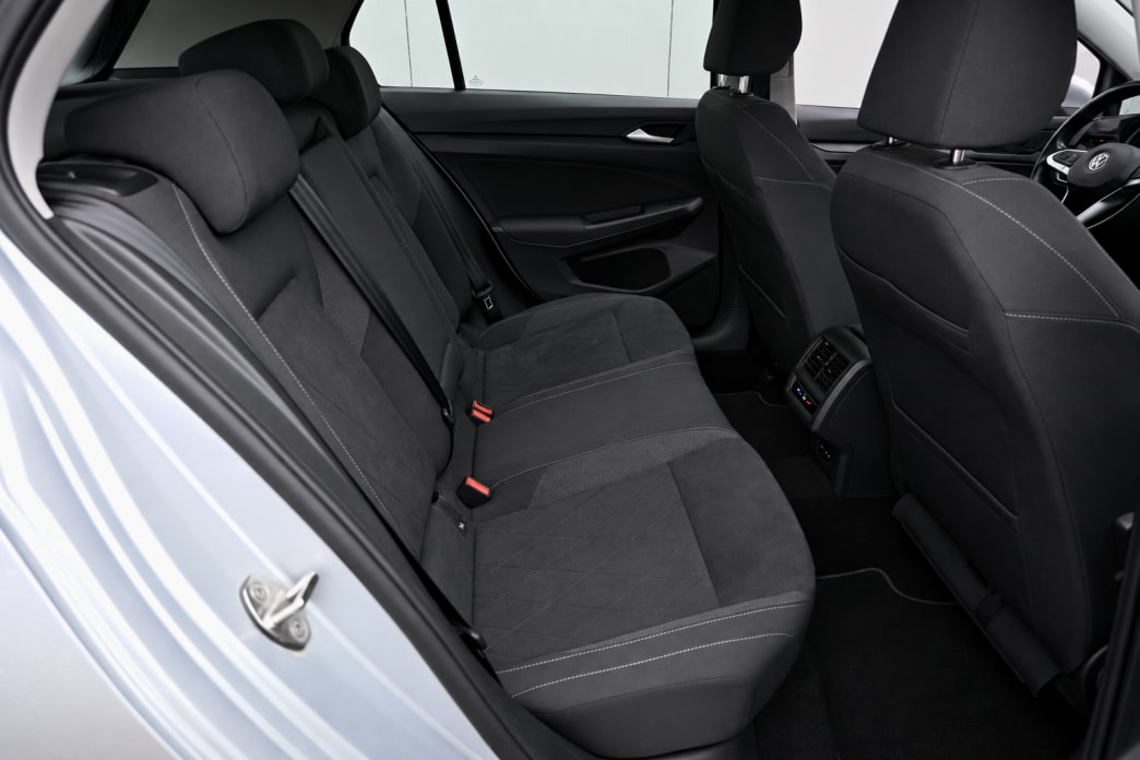 VW Golf 1.4 TSI PHEV Selection-image-7