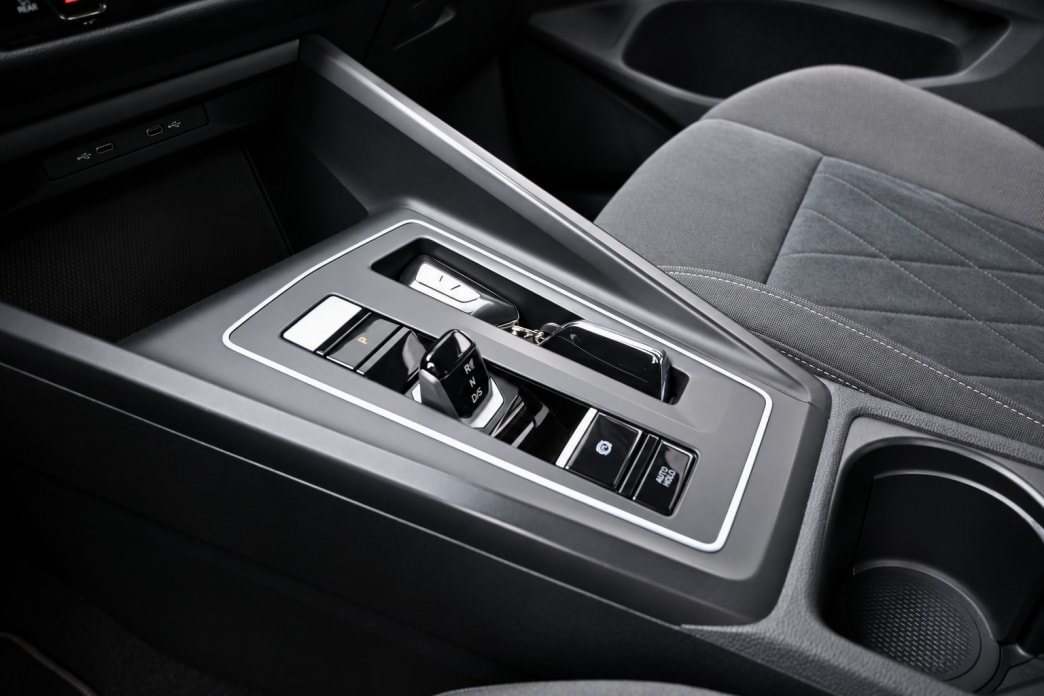 VW Golf 1.4 TSI PHEV Selection-image-9
