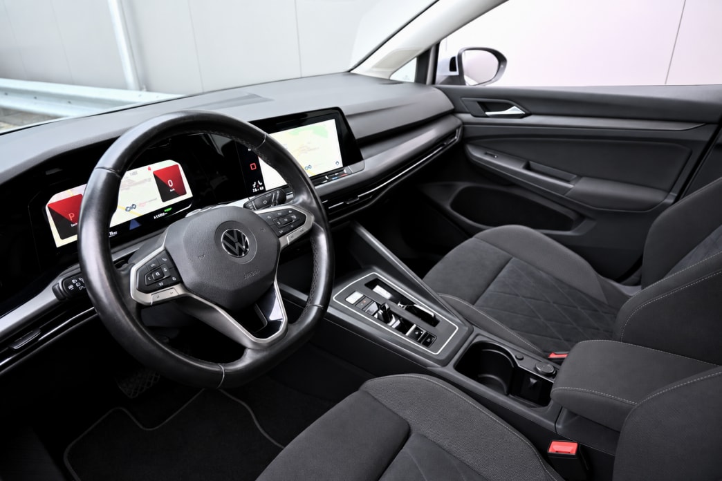 VW Golf 1.4 TSI PHEV Selection-image-8