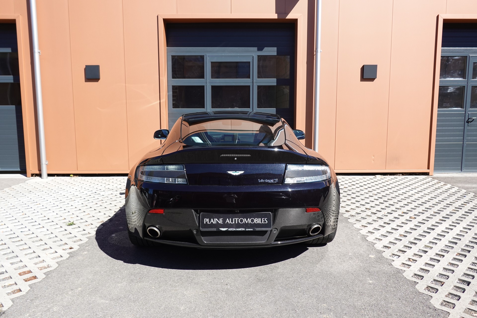 ASTON MARTIN V8 Vantage 4.7 S SP10 - "CH Véhicule * Full Entretien Aston * intérieur cuir noir * Phares xenon * Son Bang&Olufsen"-image-7