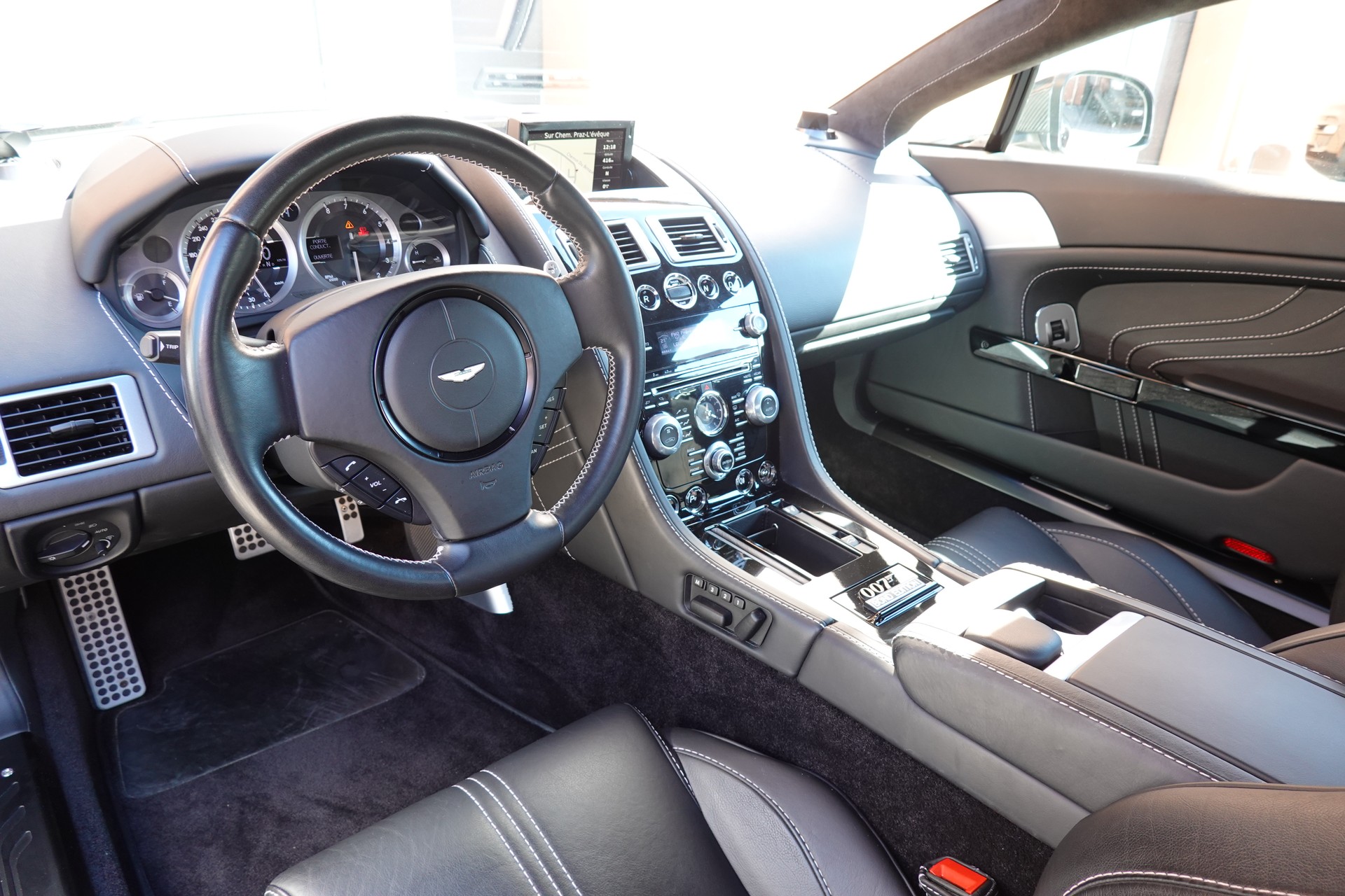 ASTON MARTIN V8 Vantage 4.7 S SP10 - "CH Véhicule * Full Entretien Aston * intérieur cuir noir * Phares xenon * Son Bang&Olufsen"-image-13
