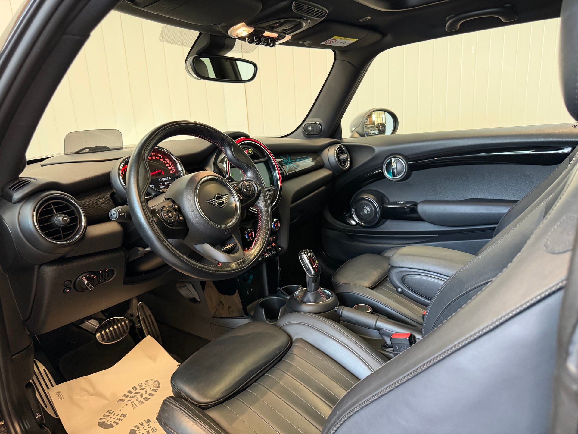 MINI COOPER JCW 231PS frisch ab MFK & Service-image-9
