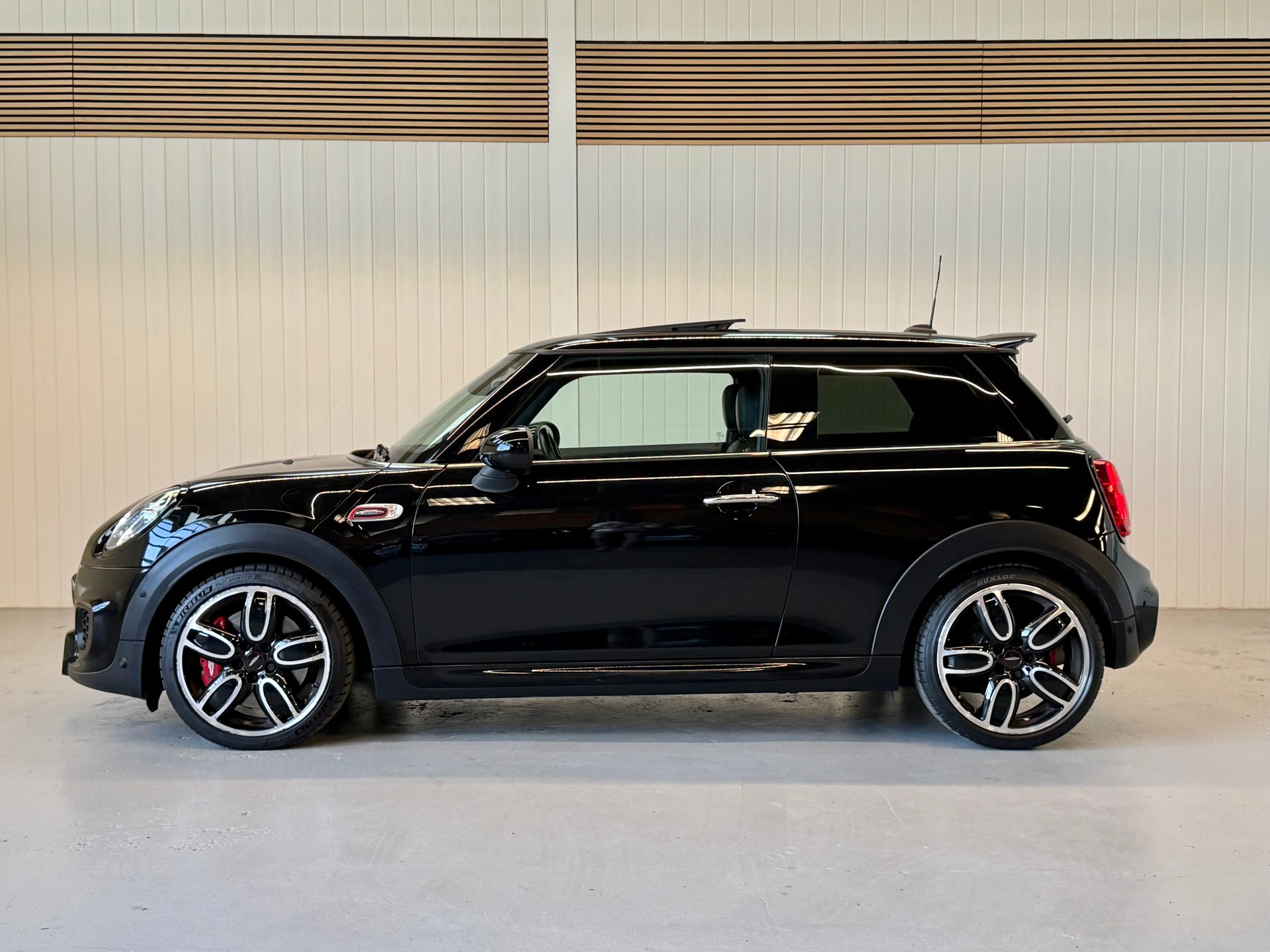 MINI COOPER JCW 231PS frisch ab MFK & Service-image-1