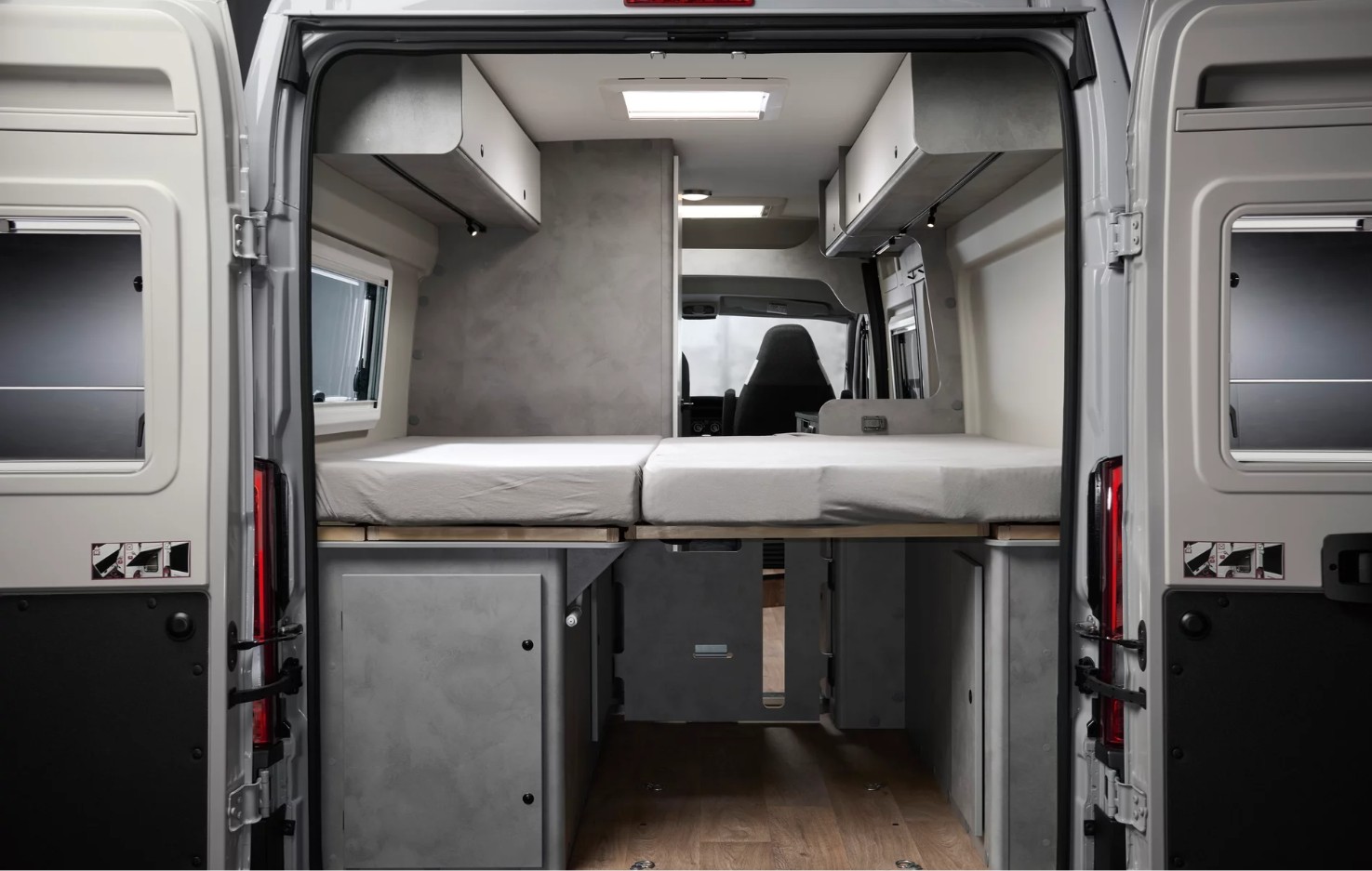 CROSSCAMP ADVTR (Peugeot) 6.4 EF Automat-image-3
