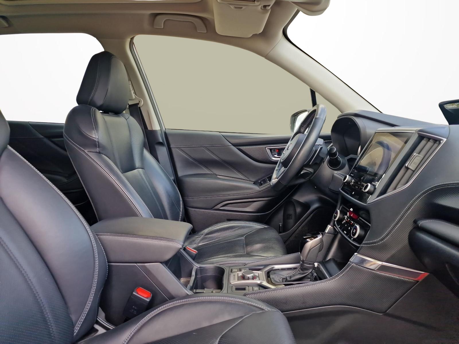 SUBARU Forester Station 2.0i e-Boxer Luxury-image-9