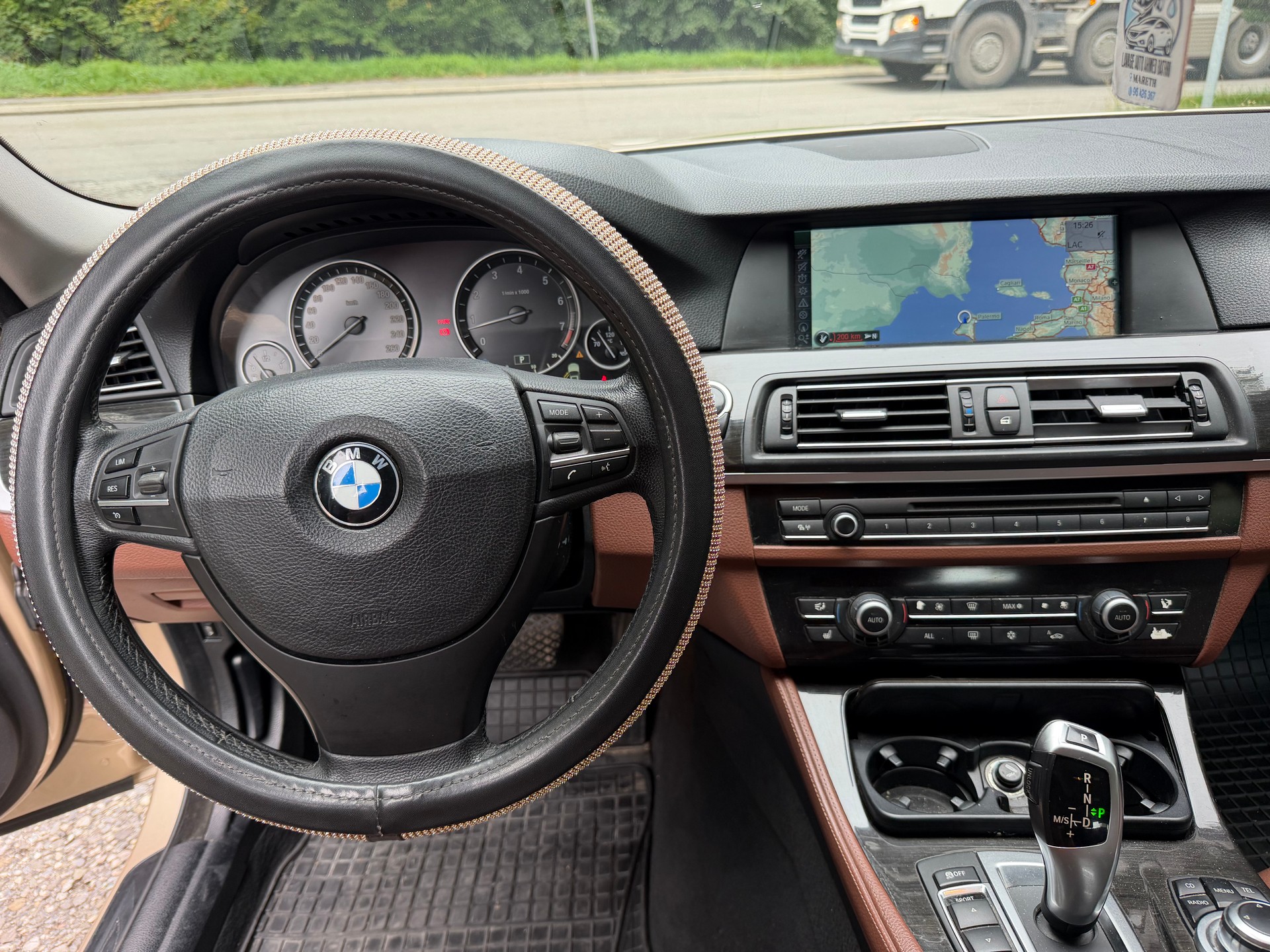 BMW 528i xDrive Touring Steptronic-image-9