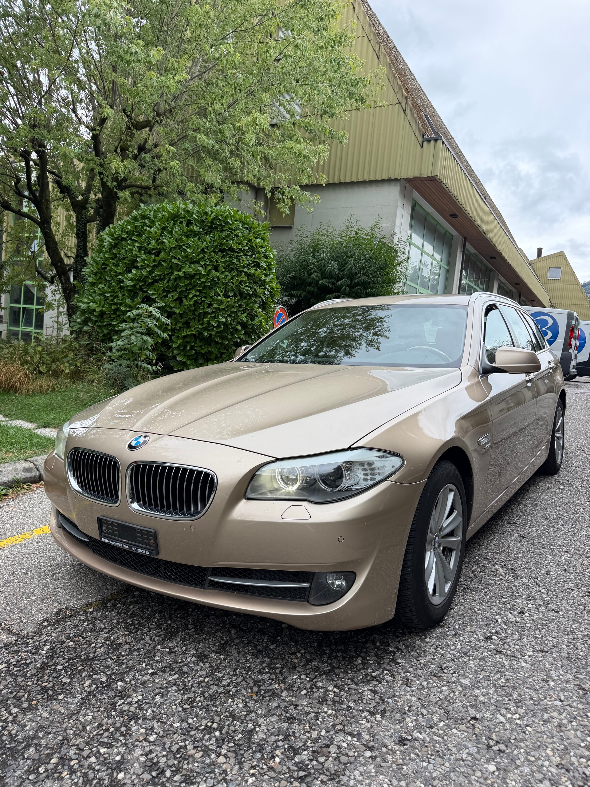 BMW 528i xDrive Touring Steptronic-image-0
