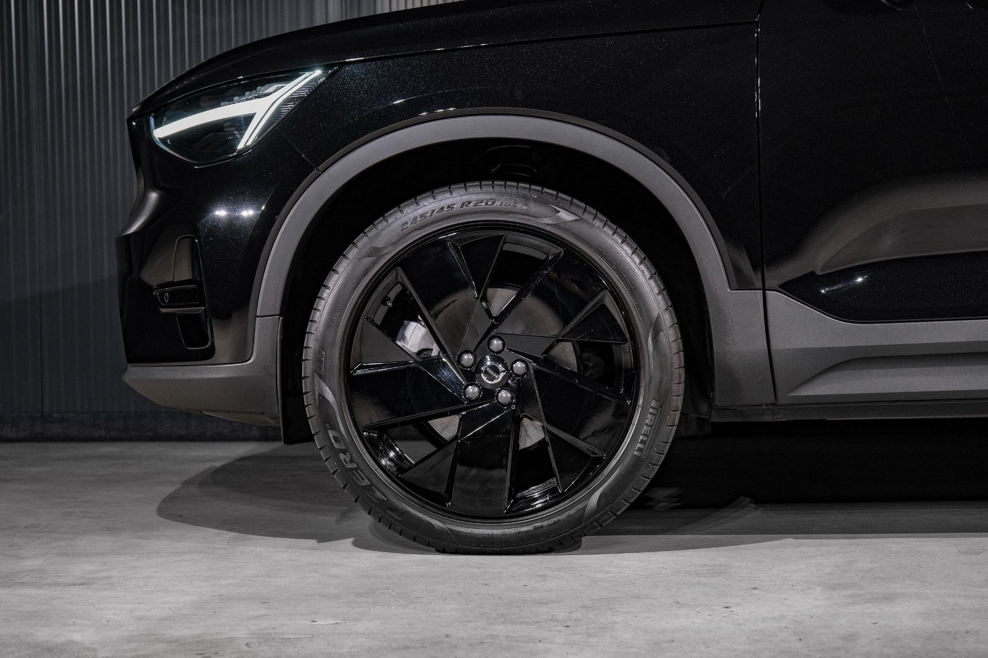 VOLVO XC40 B3 Benzin Mild Hybrid Plus Black Edition DCT-image-28