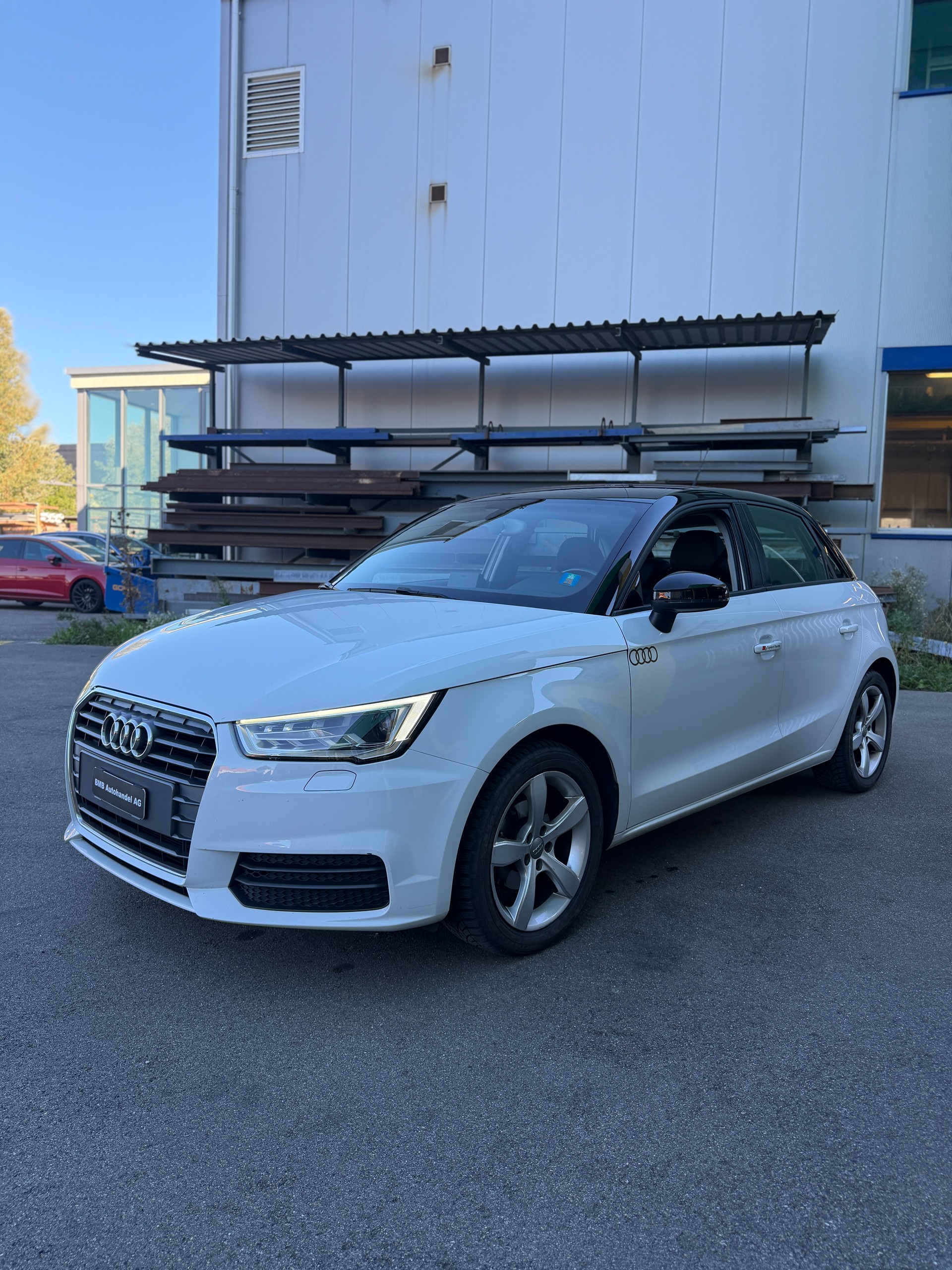 AUDI A1 Sportback 1.0 TFSI Sport-image-2