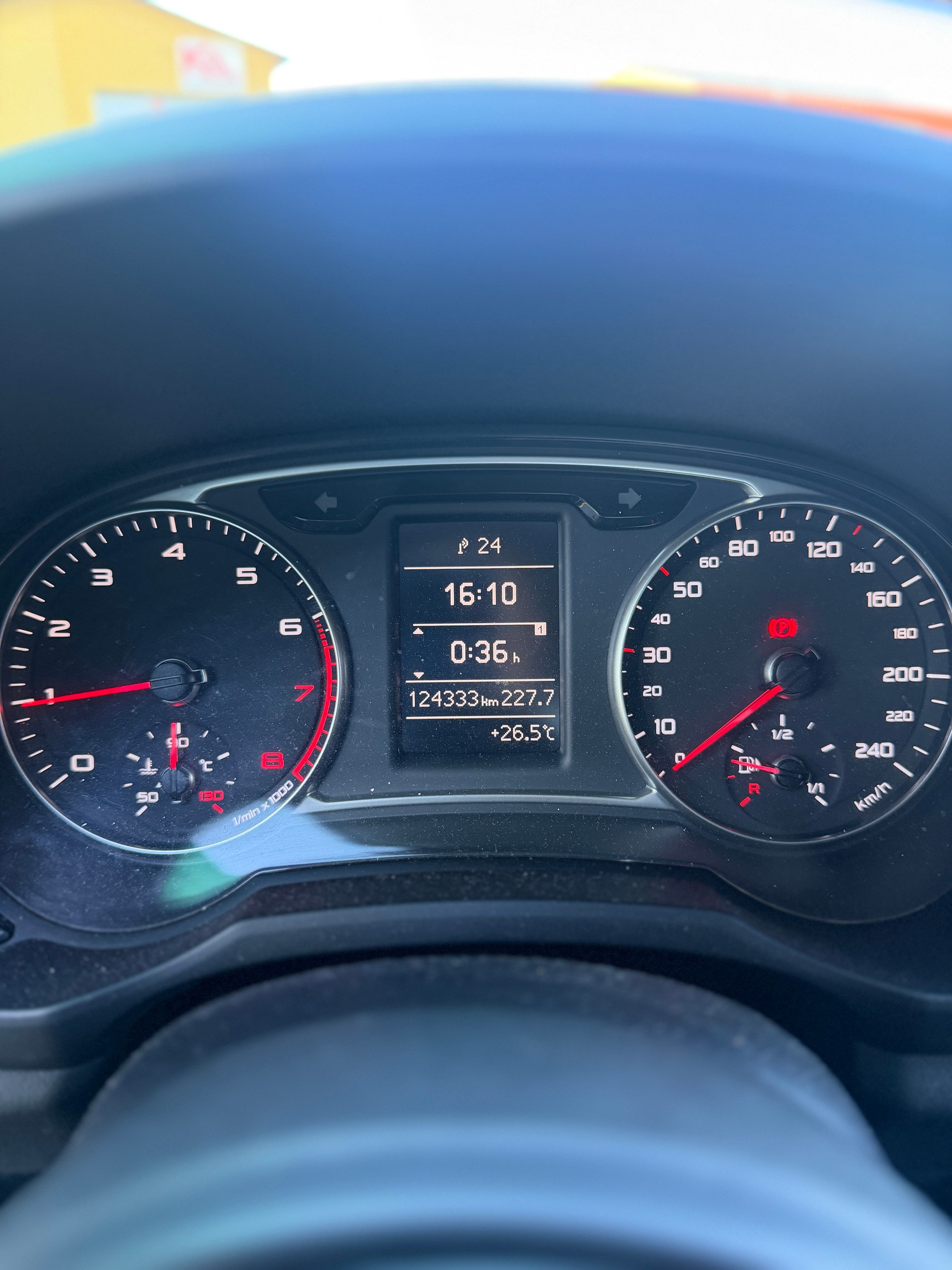 AUDI A1 Sportback 1.0 TFSI Sport-image-14