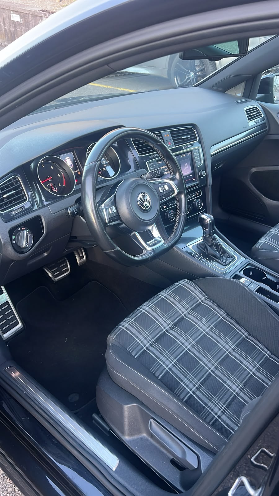 VW Golf 2.0 TDI GTD DSG-image-13