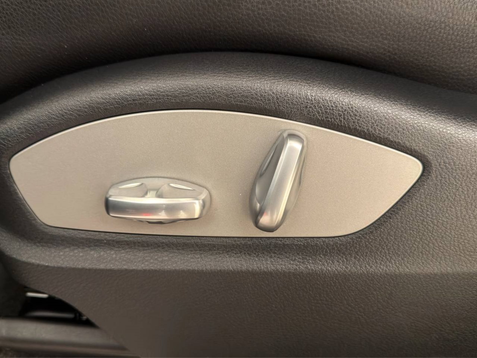 PORSCHE Cayenne Diesel-image-24