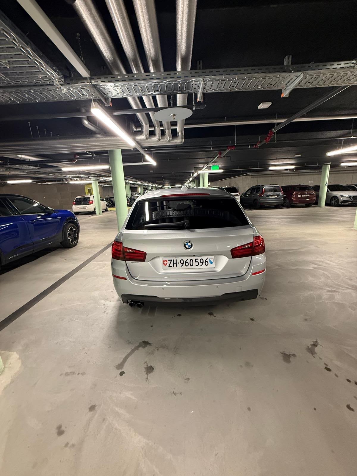 BMW 530d Touring xDrive Modern Line Steptronic-image-8