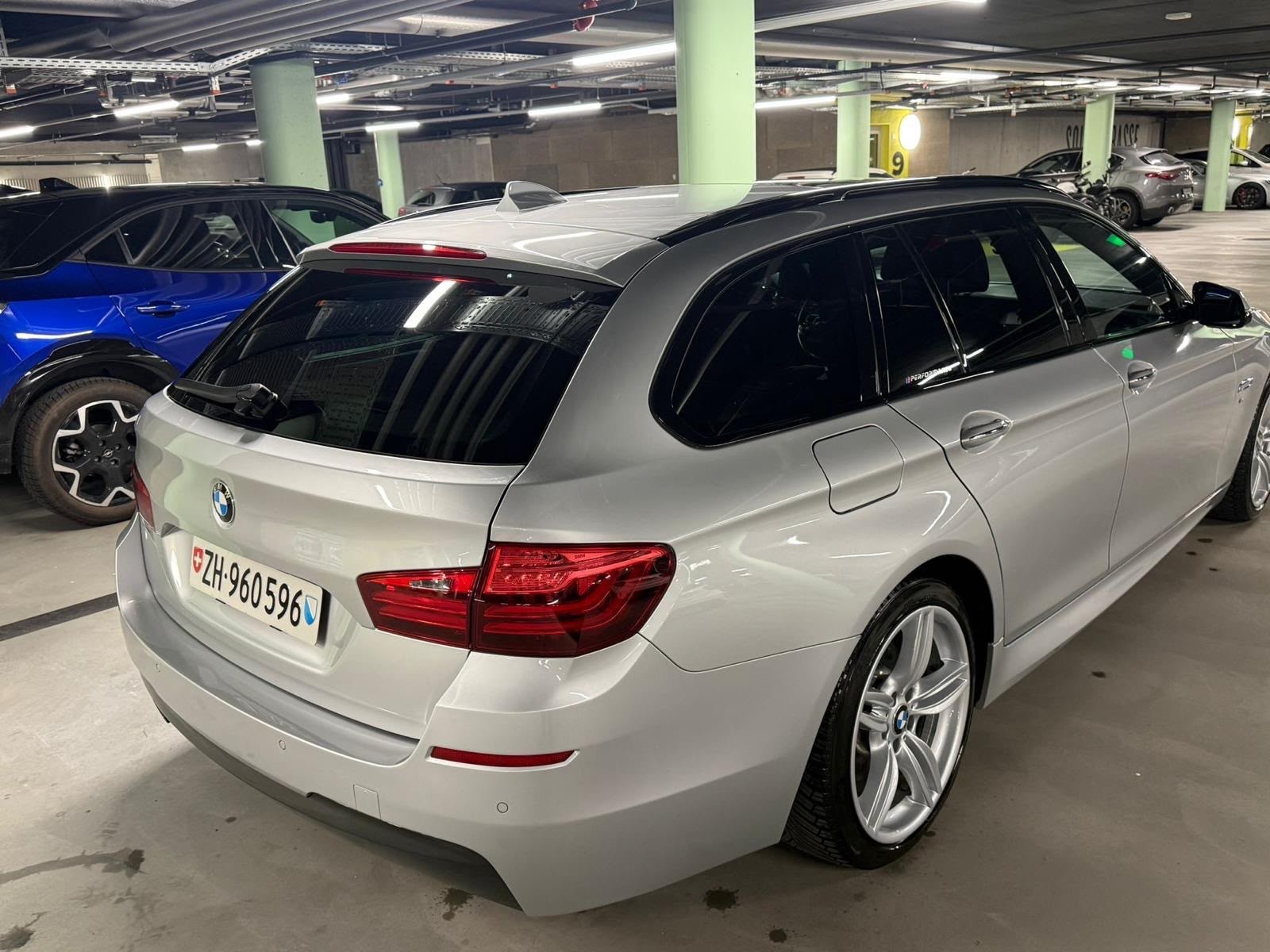 BMW 530d Touring xDrive Modern Line Steptronic-image-6