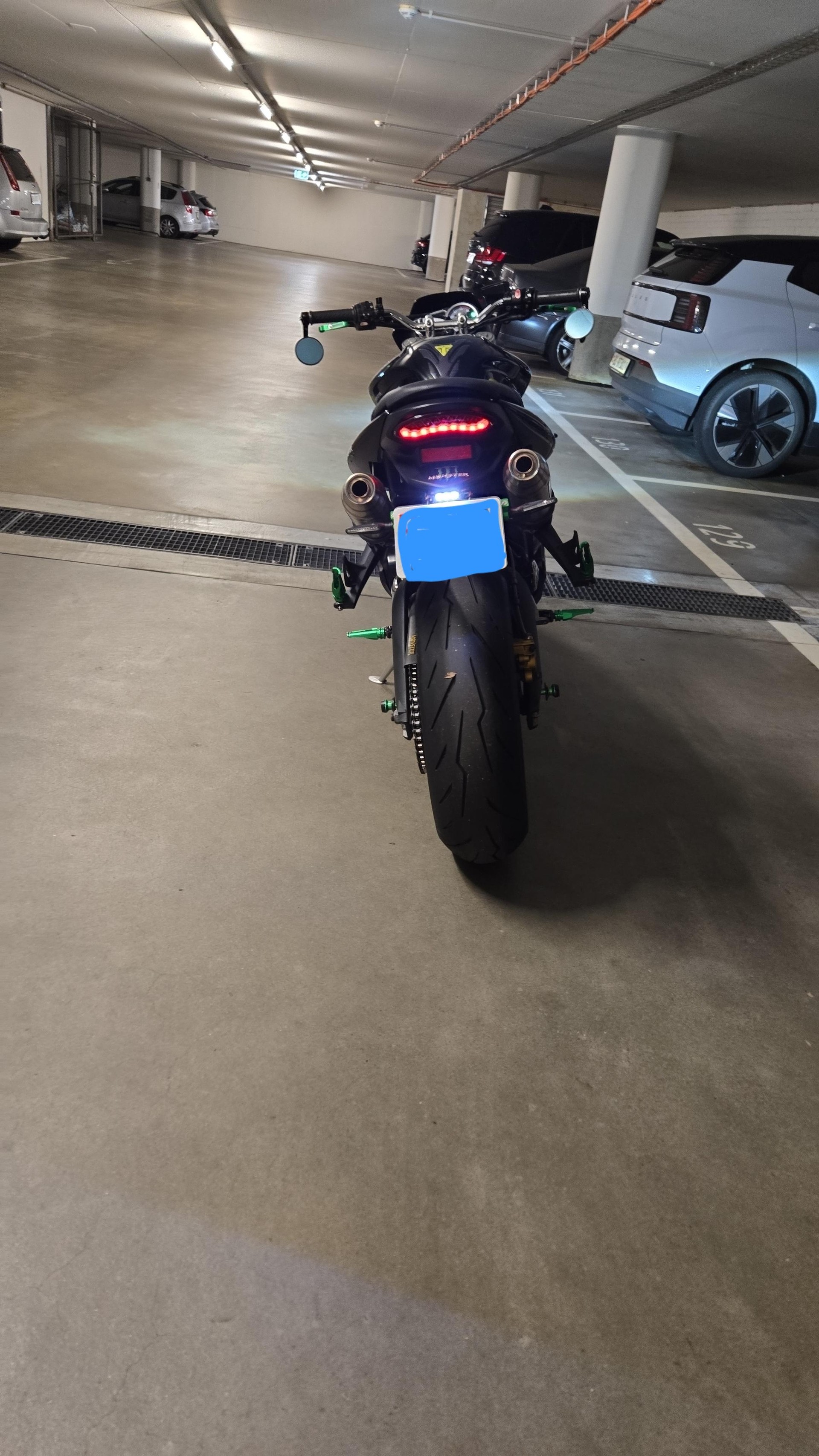 TRIUMPH Street Triple 675-showroom-element-2