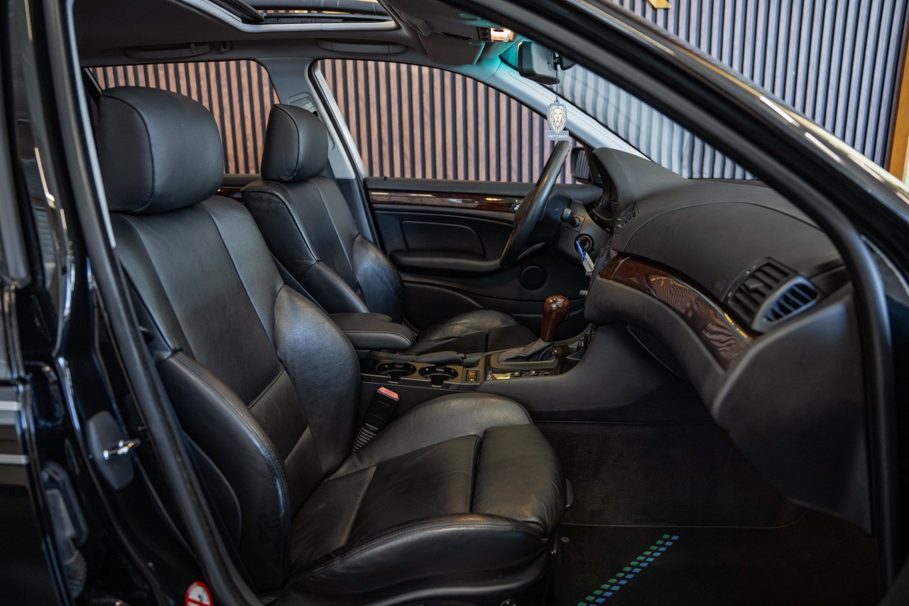 BMW-ALPINA B3 3.3 X Touring S.Tronic-image-15