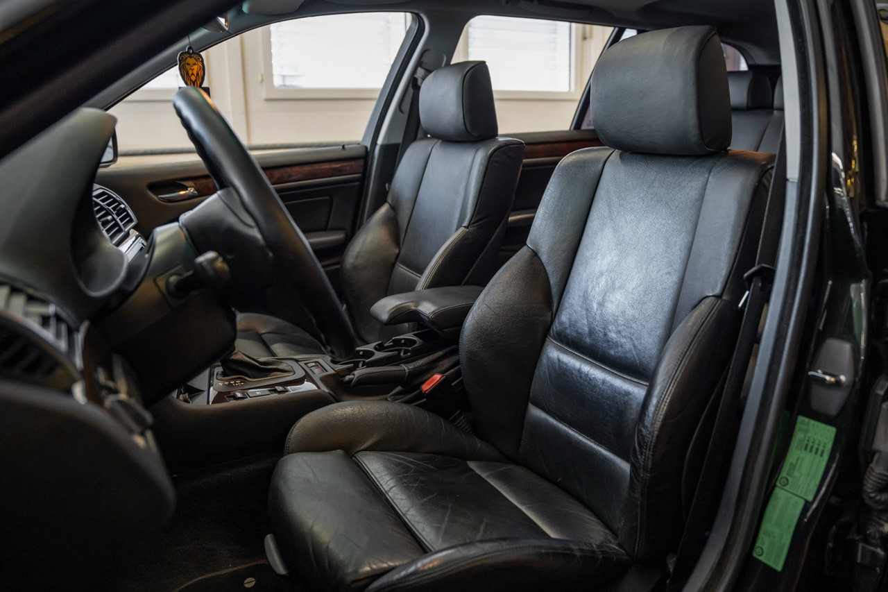 BMW-ALPINA B3 3.3 X Touring S.Tronic-image-13
