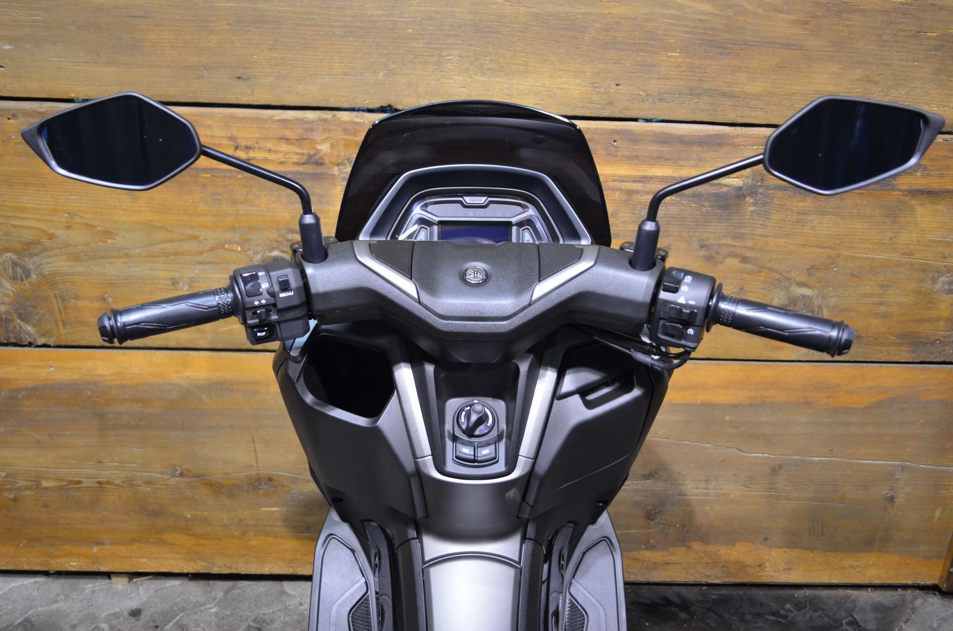 YAMAHA GPD 125 NMAX TechMax-showroom-element-2