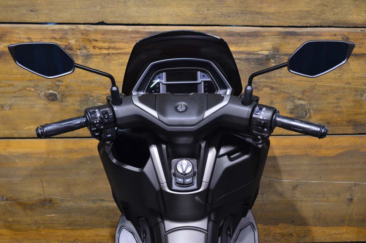 YAMAHA GPD 125 NMAX TechMax-showroom-element-2