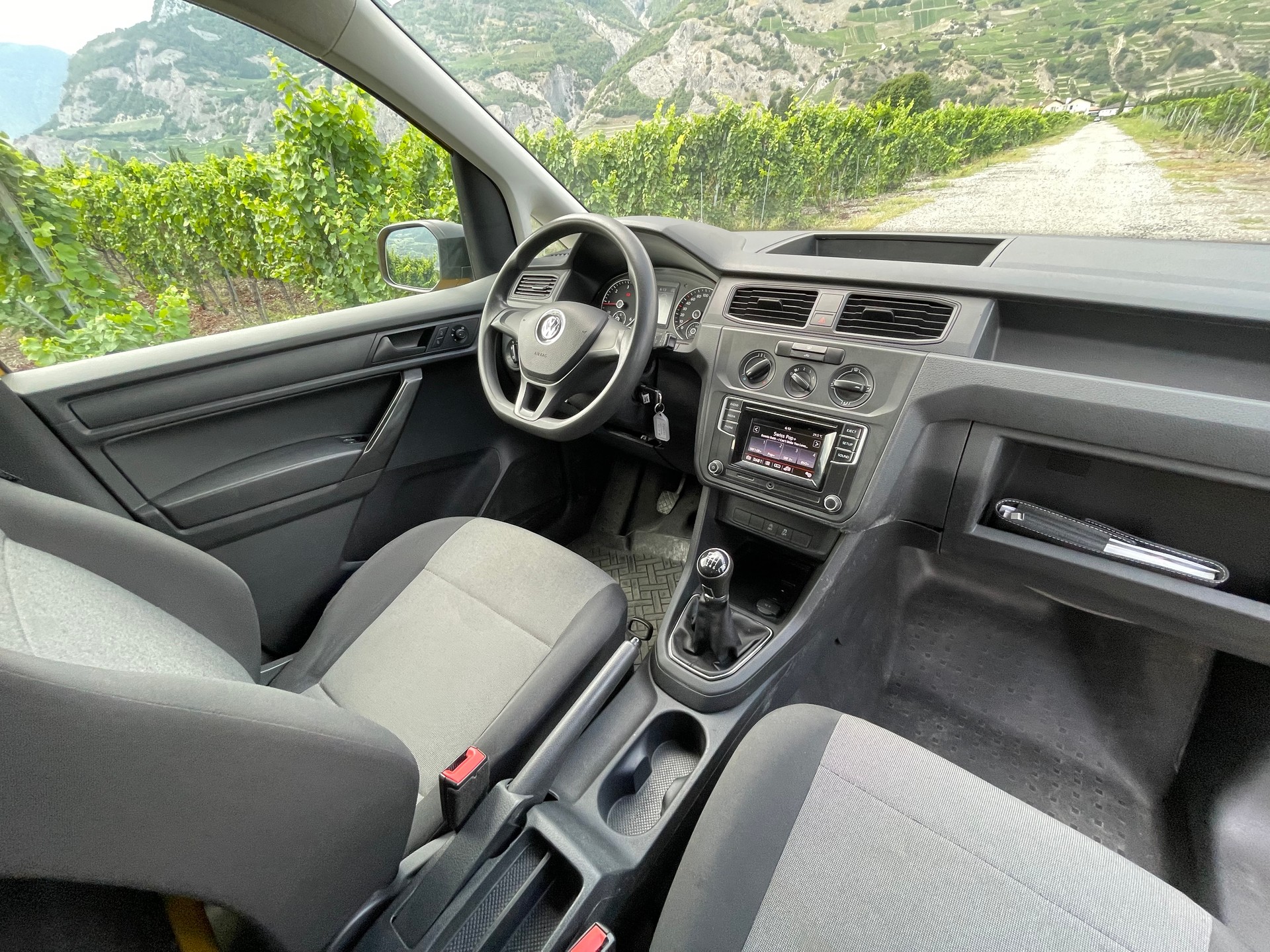 VW Caddy Maxi 2.0TDI 4Motion BlueMotion Technology-image-8