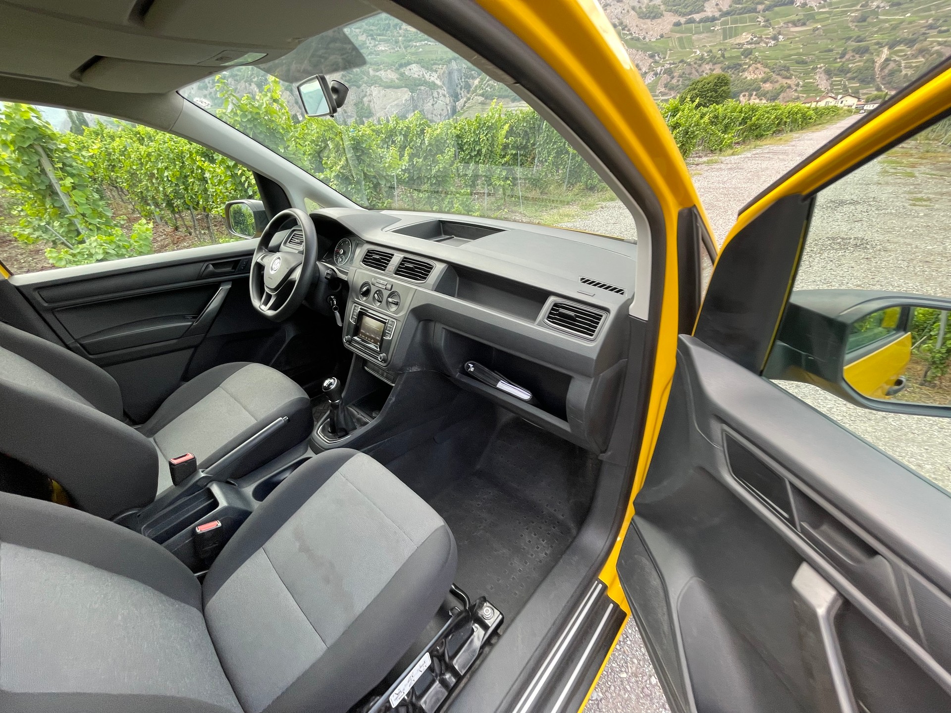 VW Caddy Maxi 2.0TDI 4Motion BlueMotion Technology-image-6