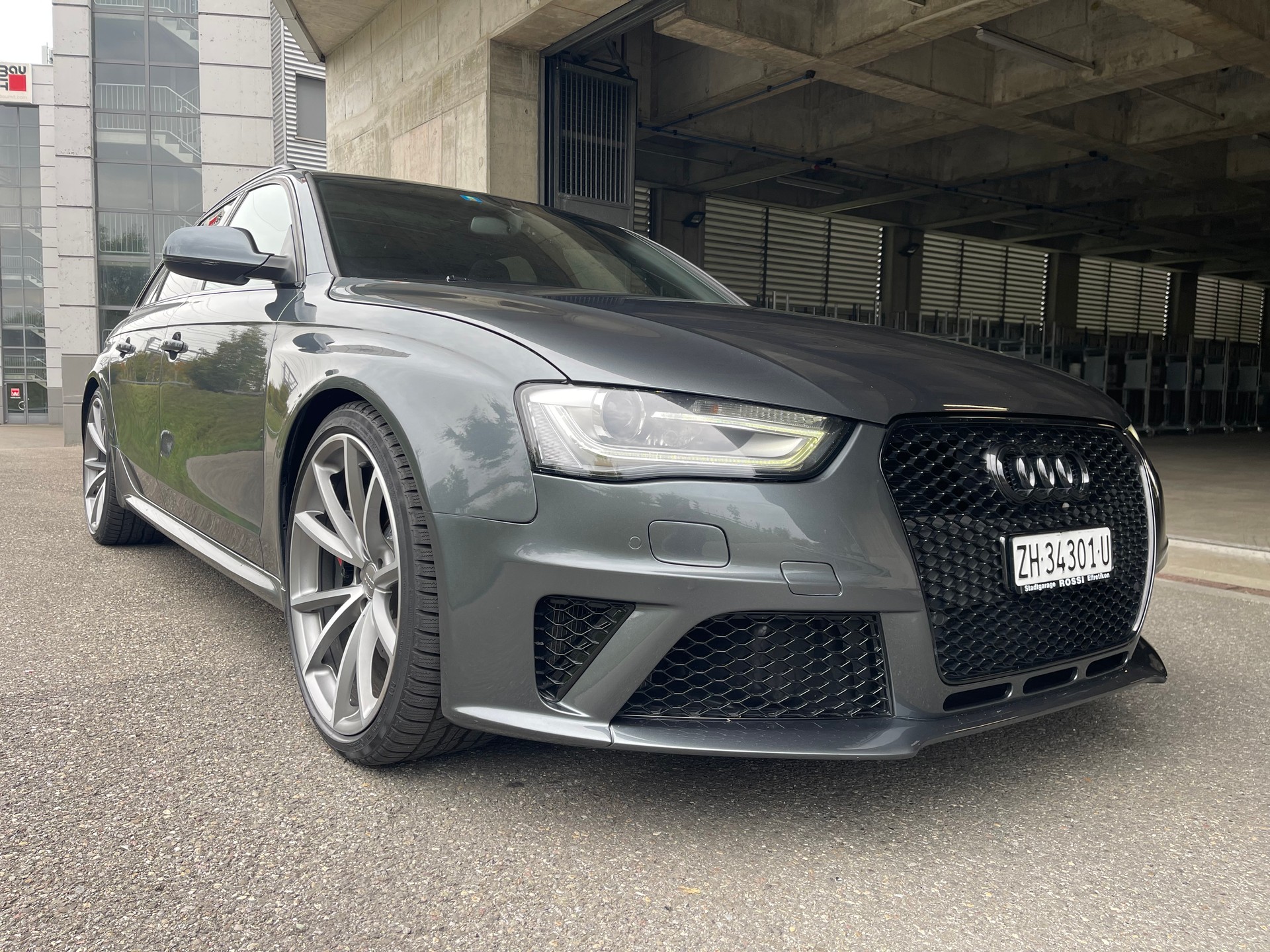 AUDI RS4 Avant 4.2 V8 FSI quattro S-Tronic-image-0