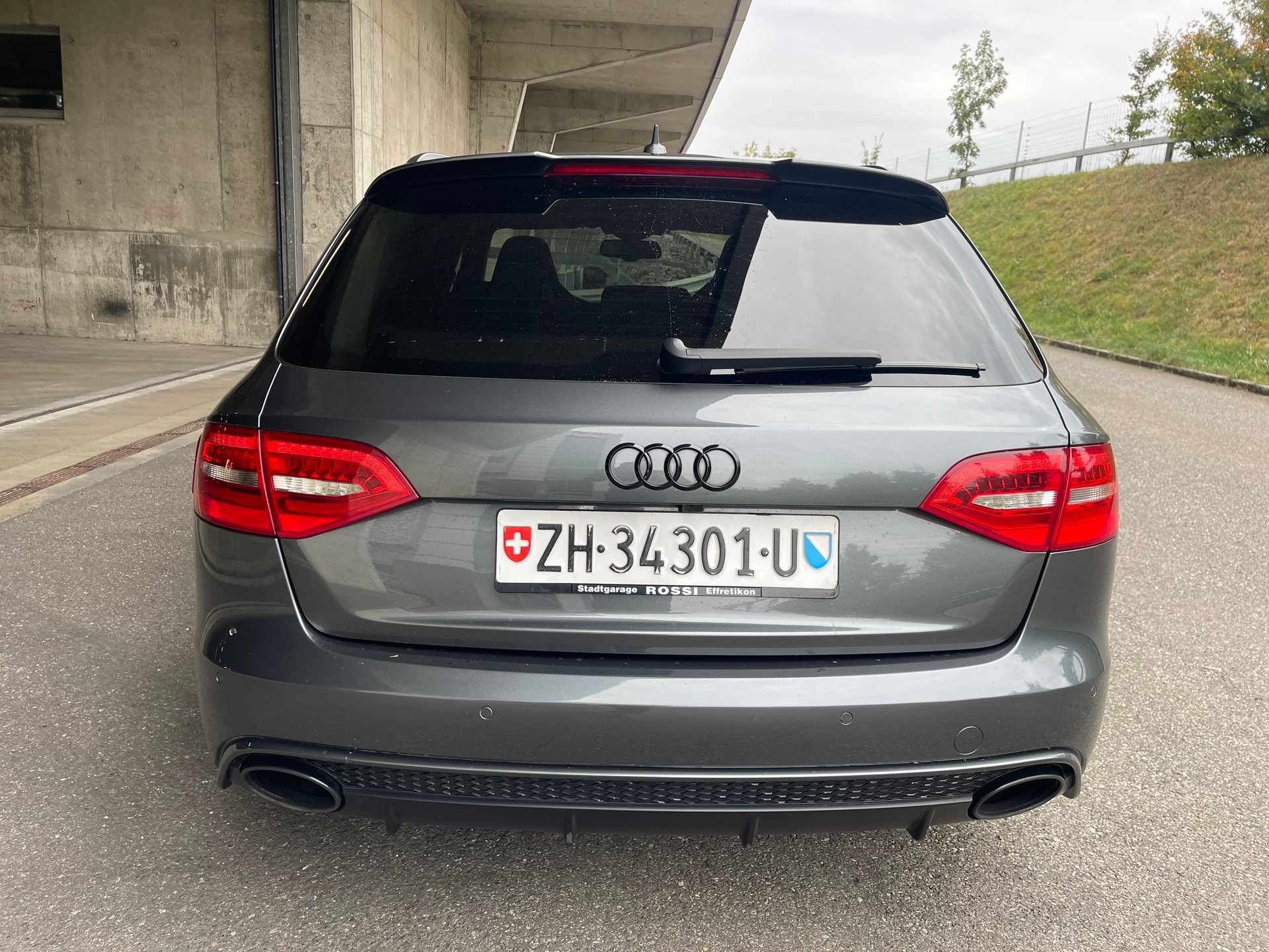 AUDI RS4 Avant 4.2 V8 FSI quattro S-Tronic-image-5