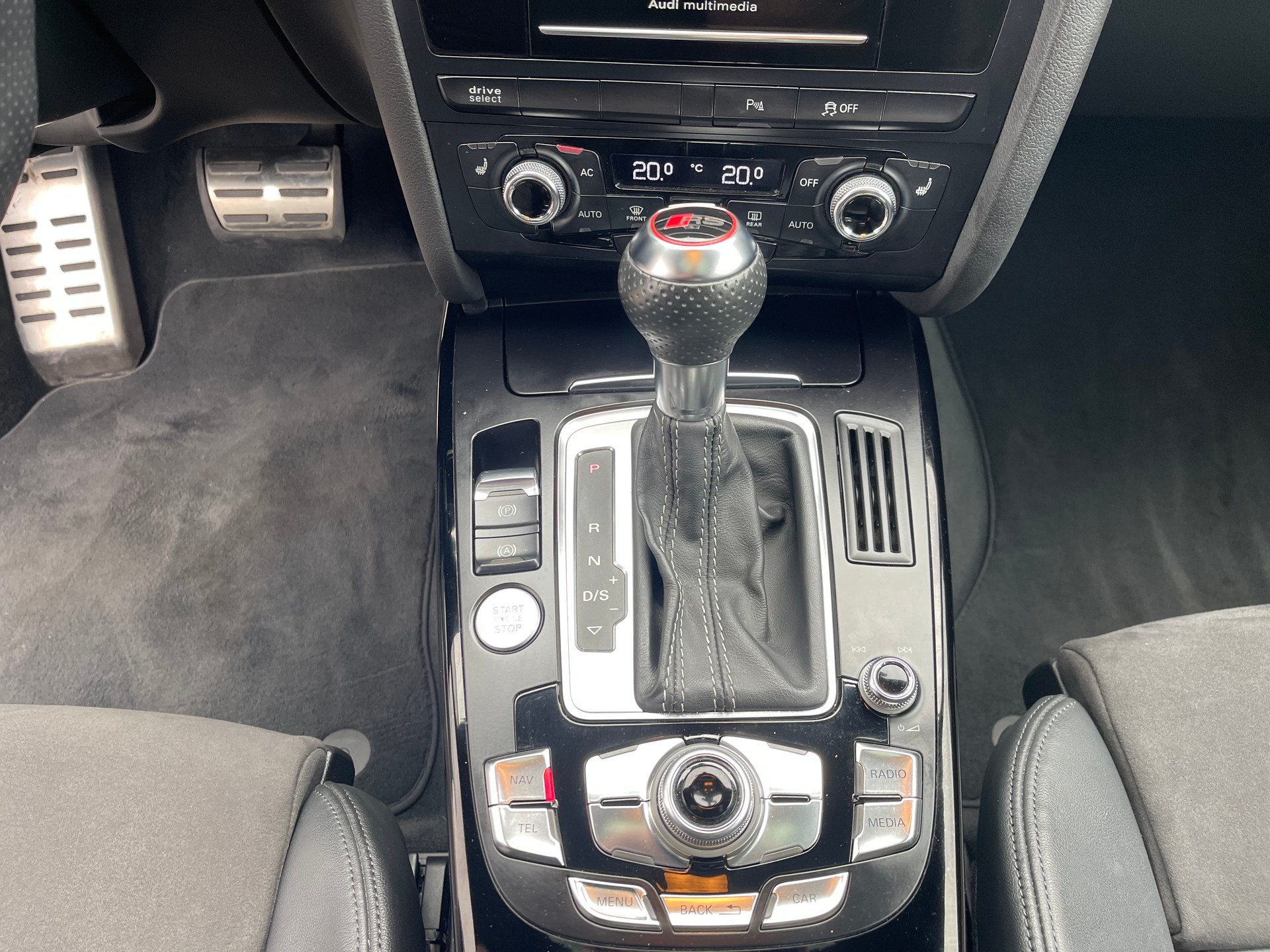 AUDI RS4 Avant 4.2 V8 FSI quattro S-Tronic-image-12
