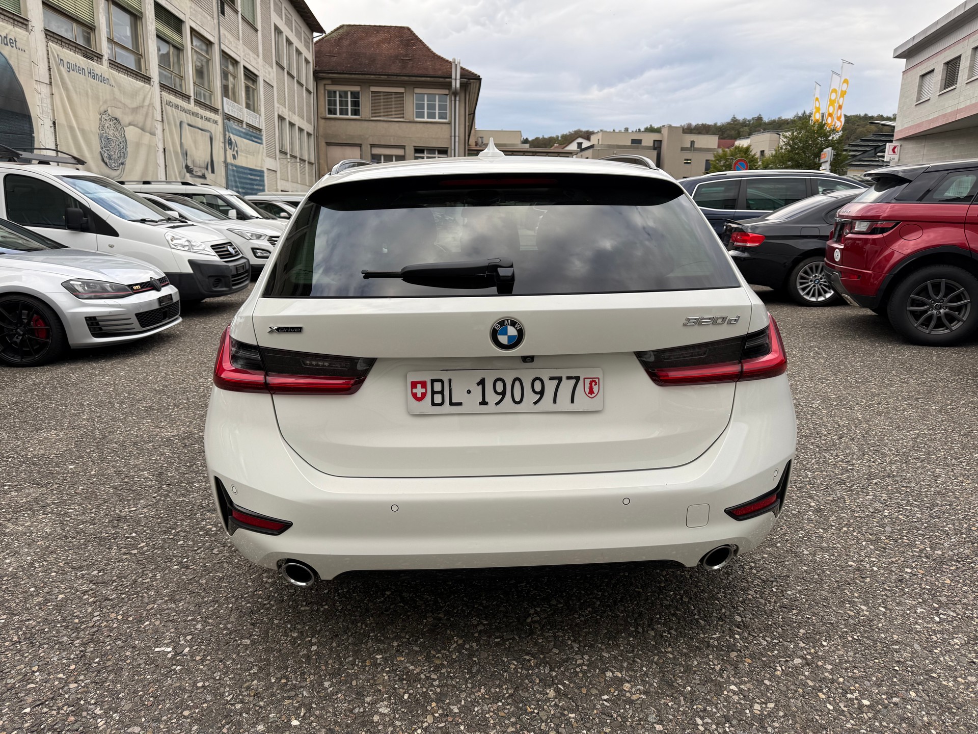 BMW 320d xDrive Touring Sport Line Steptronic-image-4