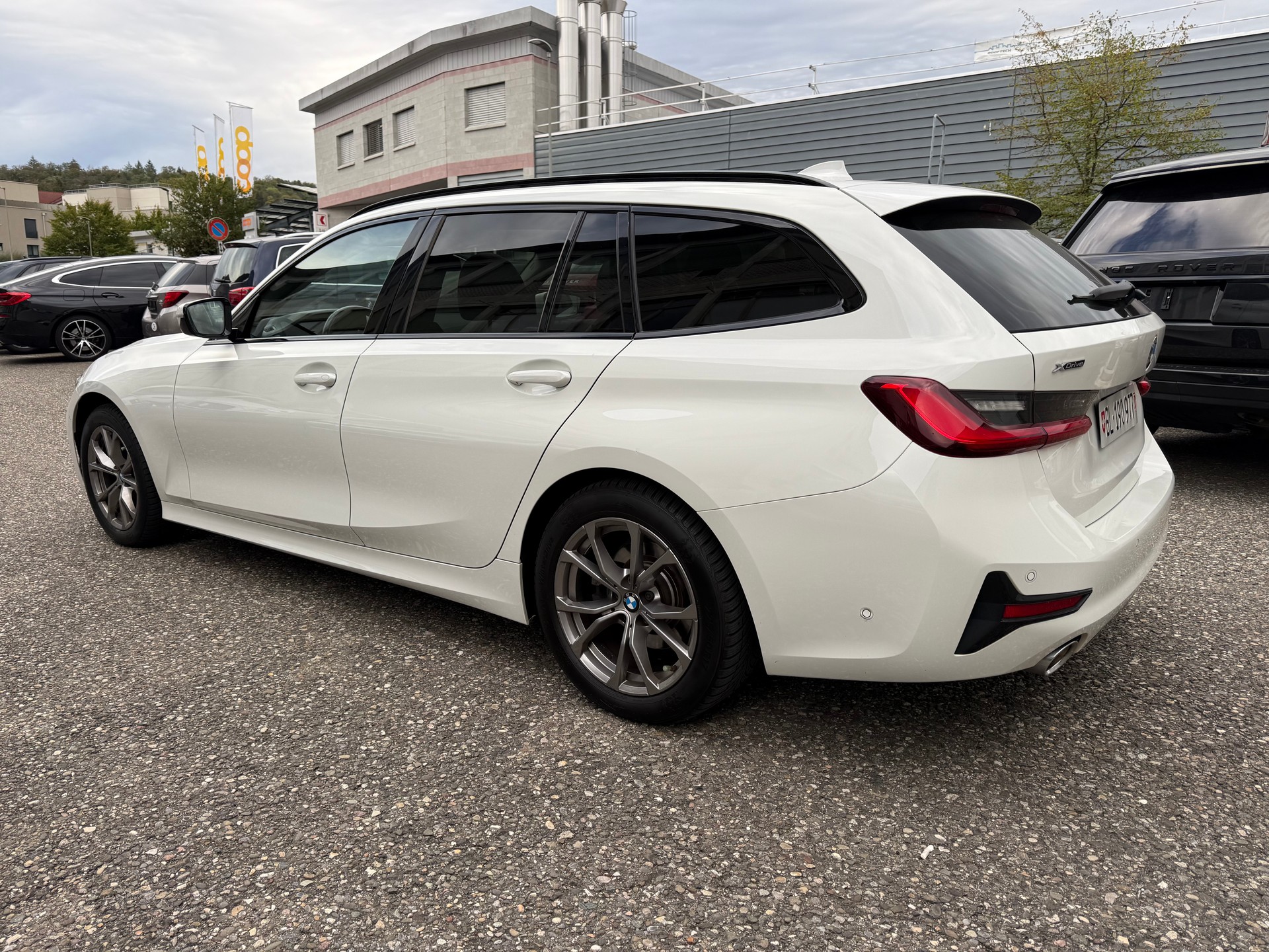 BMW 320d xDrive Touring Sport Line Steptronic-image-3