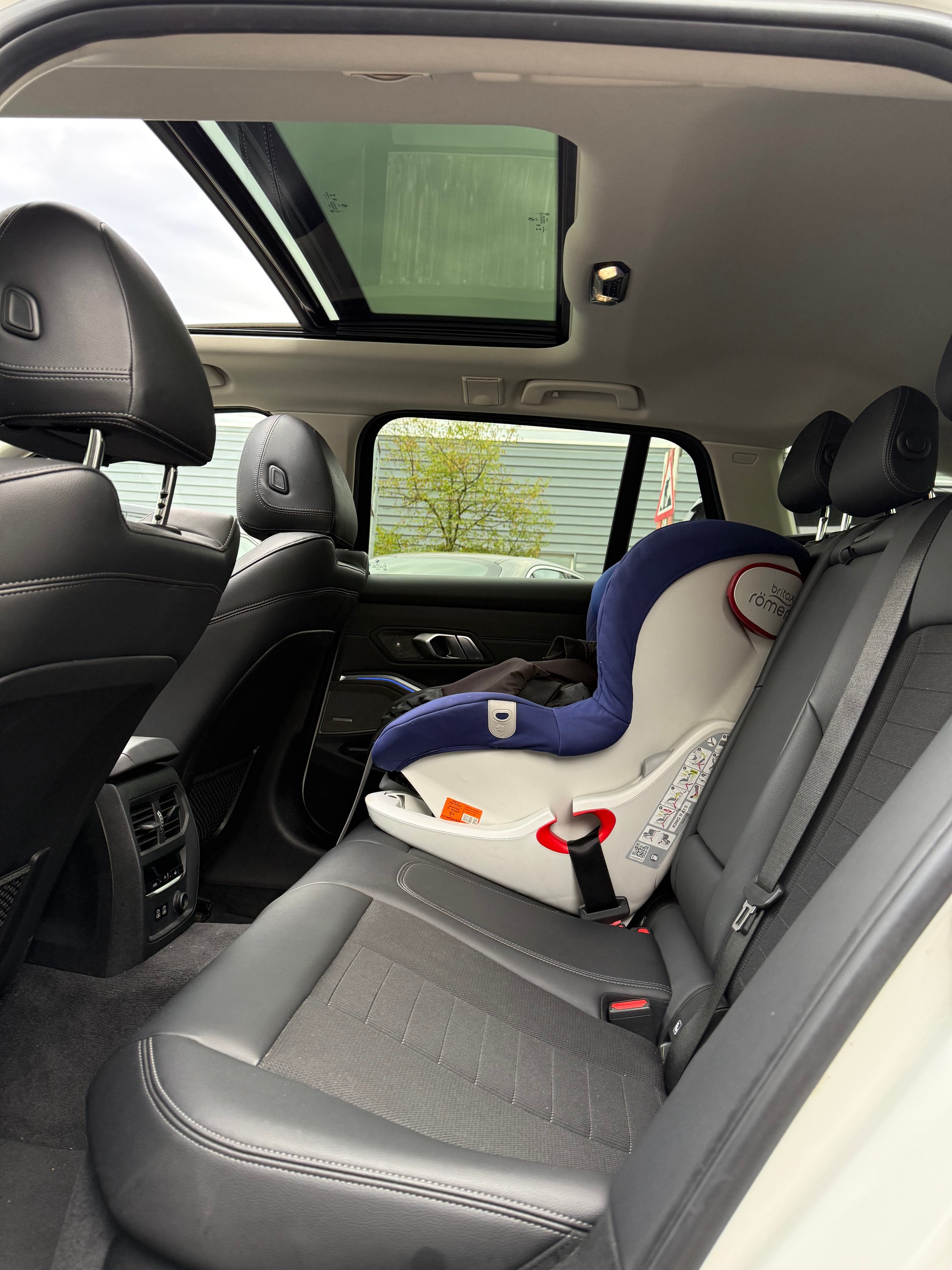 BMW 320d xDrive Touring Sport Line Steptronic-image-9