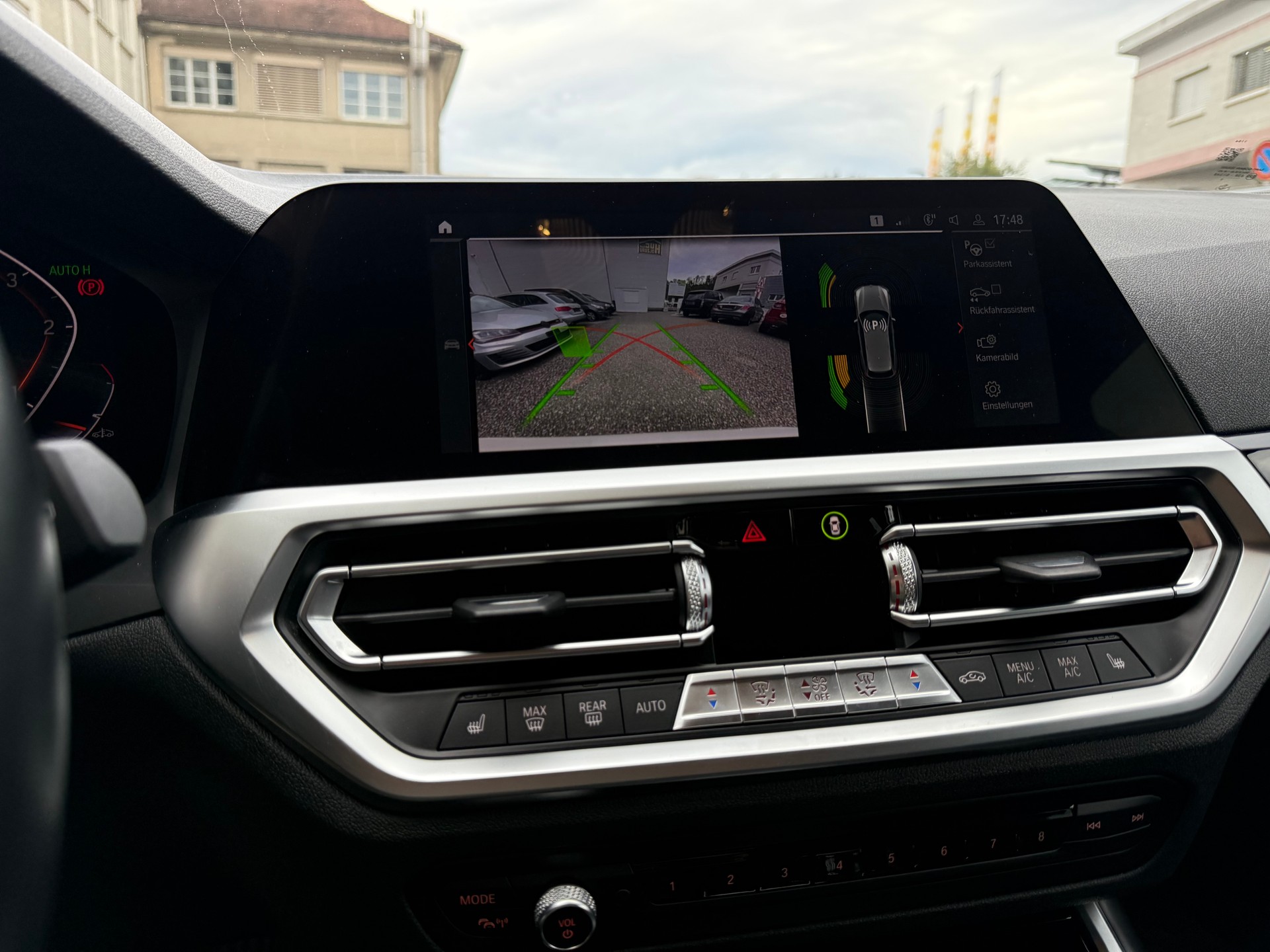 BMW 320d xDrive Touring Sport Line Steptronic-image-14