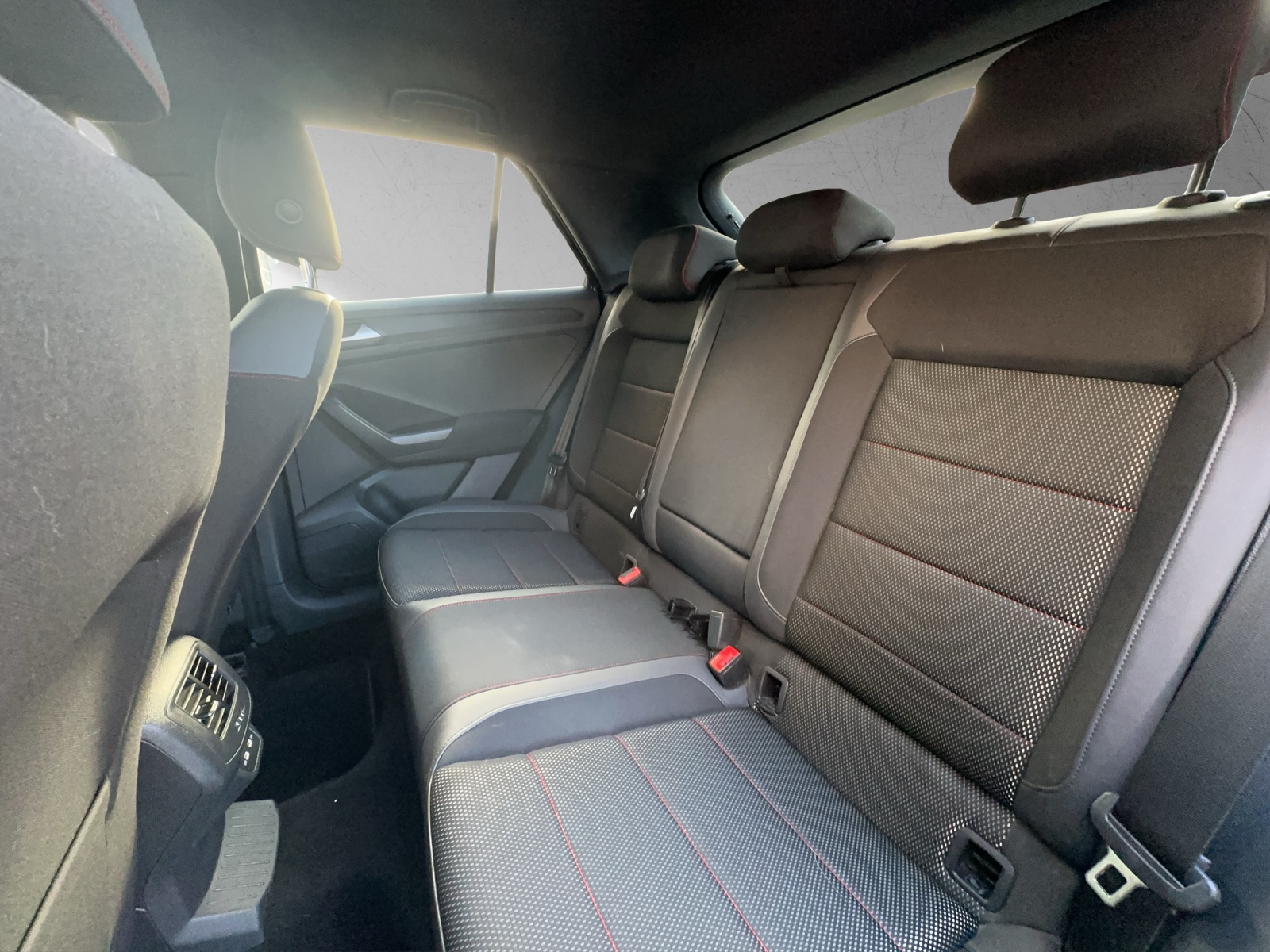 VW T-Roc 2.0 TDI SCR Sport DSG 4Motion-image-12