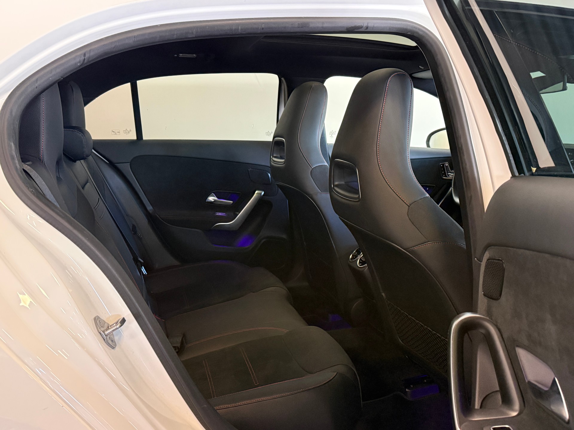 MERCEDES-BENZ A 200 AMG Line 7G-DCT *Panoramaglasdach*-image-11
