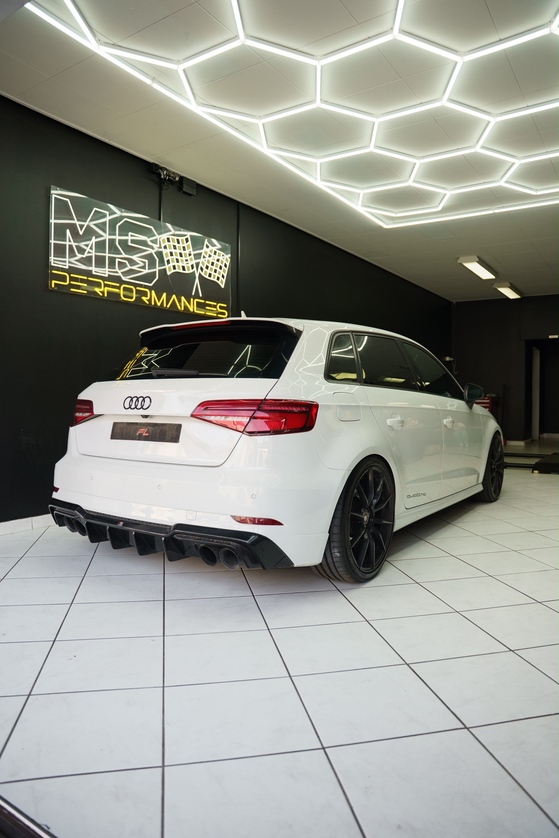 AUDI S3 Sportback 2.0 TFSI quattro S-tronic-image-5