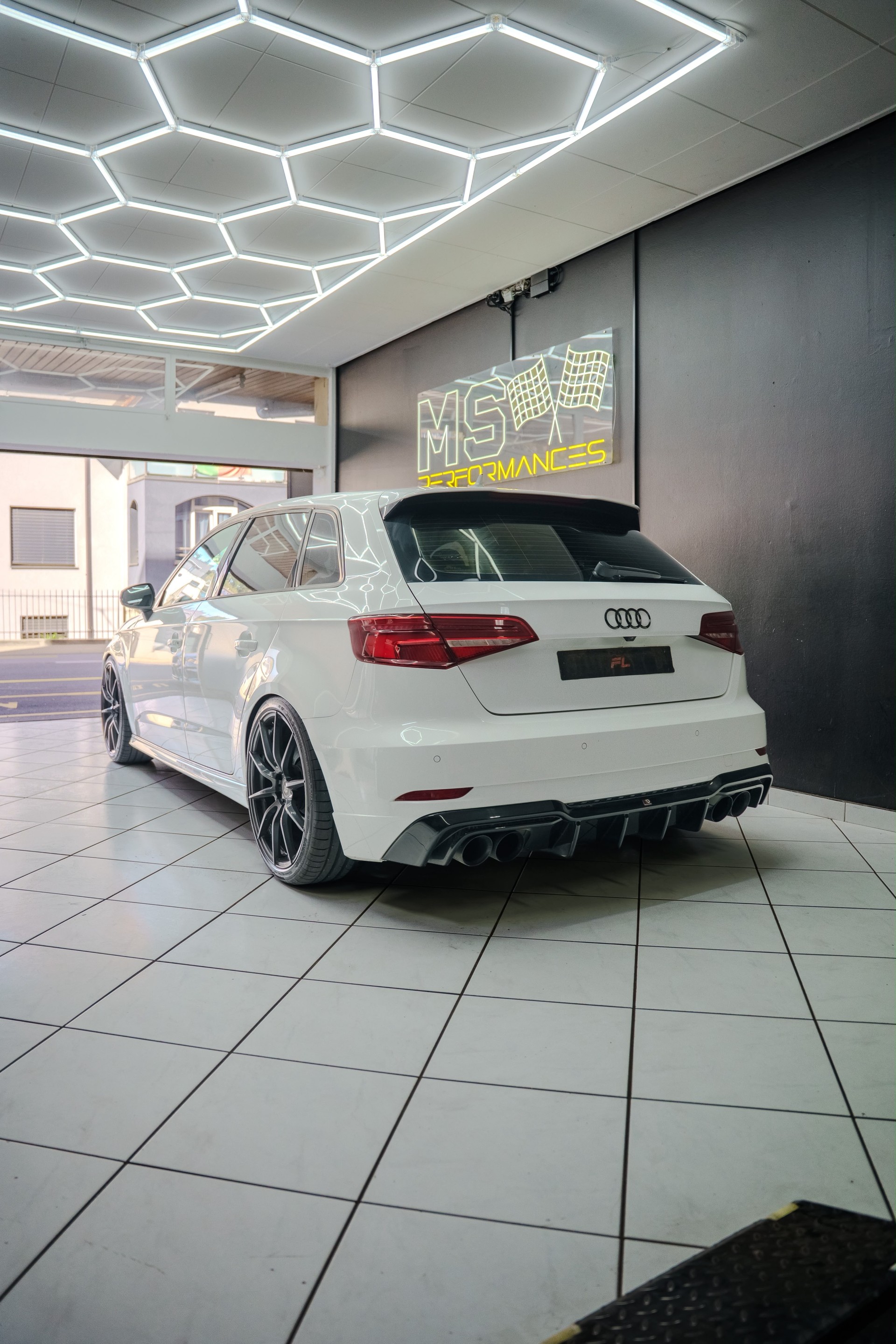 AUDI S3 Sportback 2.0 TFSI quattro S-tronic-image-4