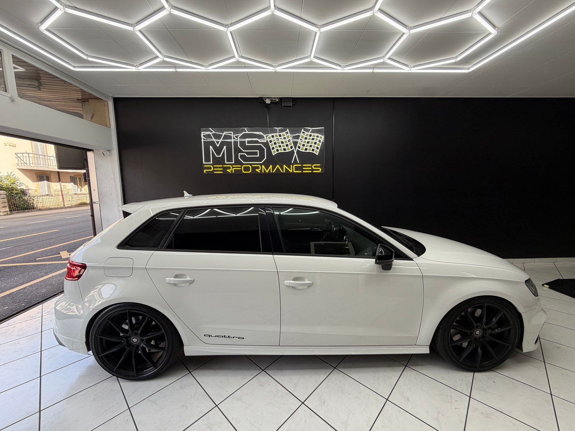 AUDI S3 Sportback 2.0 TFSI quattro S-tronic-image-6