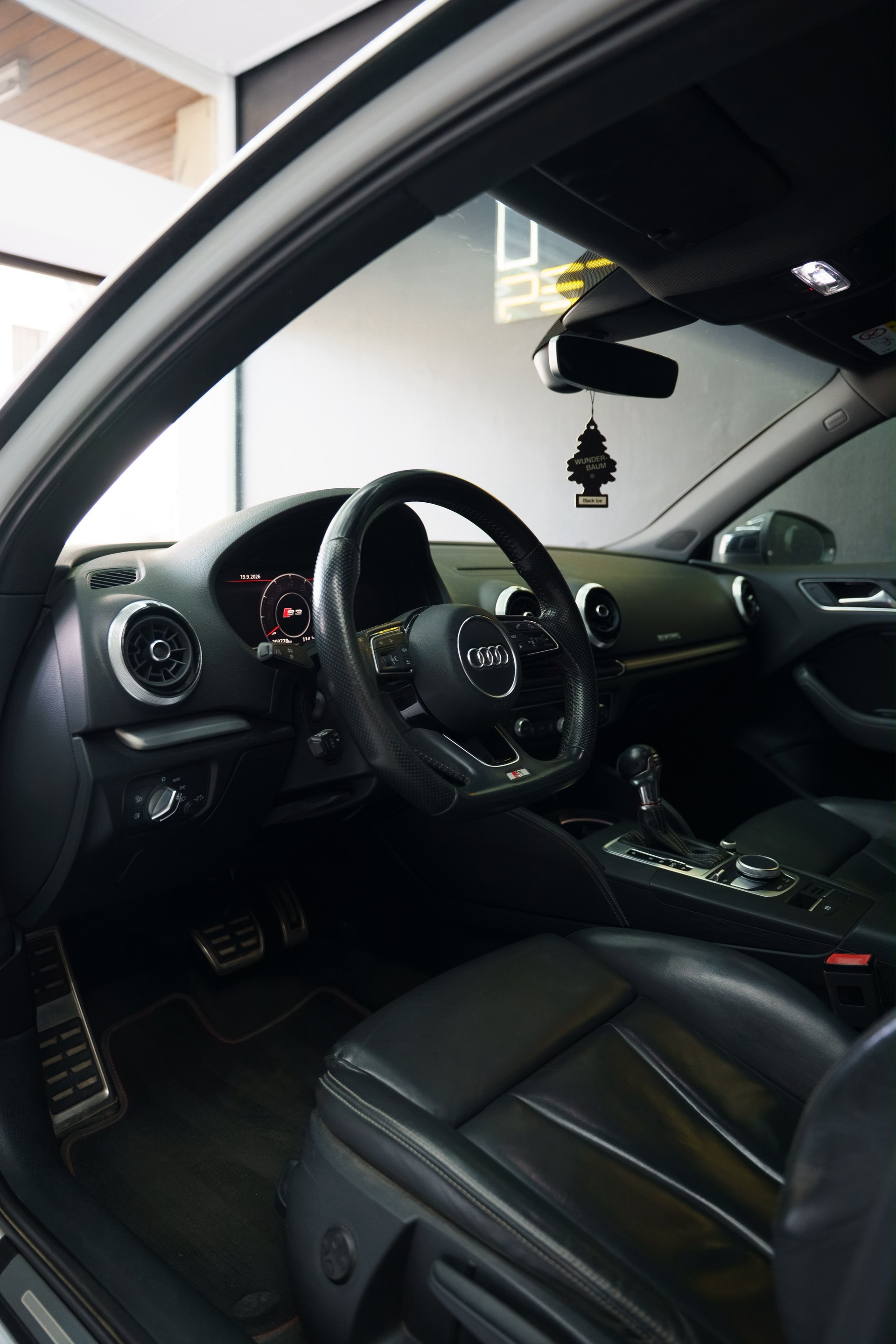 AUDI S3 Sportback 2.0 TFSI quattro S-tronic-image-7
