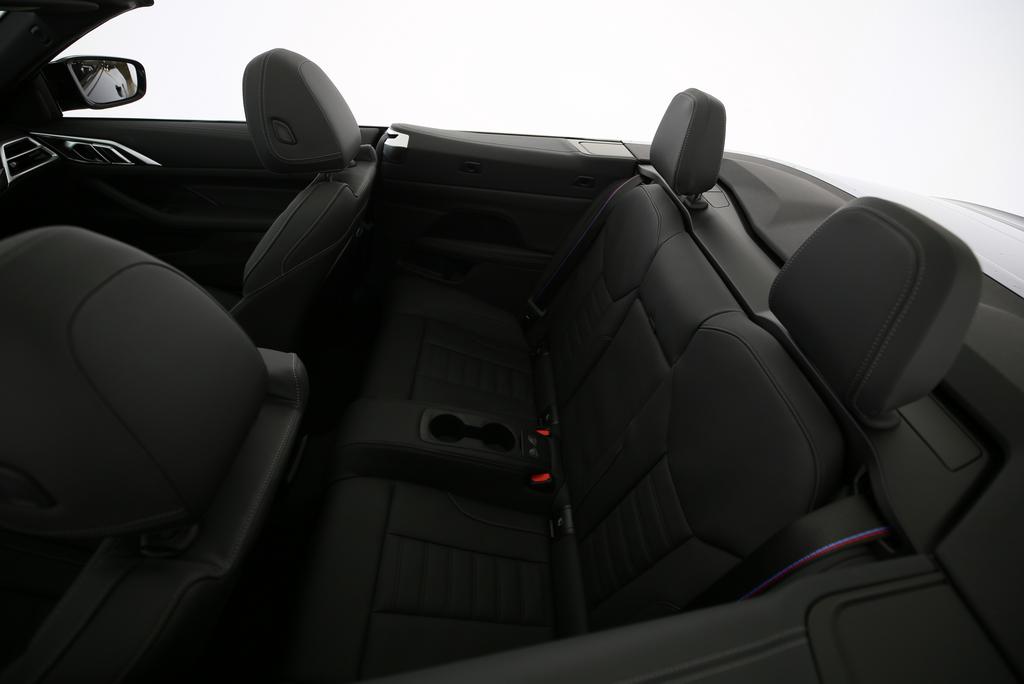 BMW M440i xDrive Cabrio-image-10