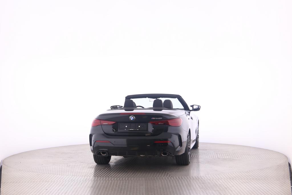 BMW M440i xDrive Cabrio-image-7
