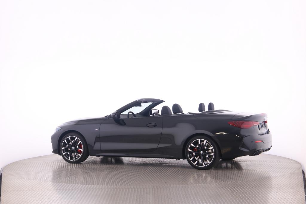 BMW M440i xDrive Cabrio-image-4