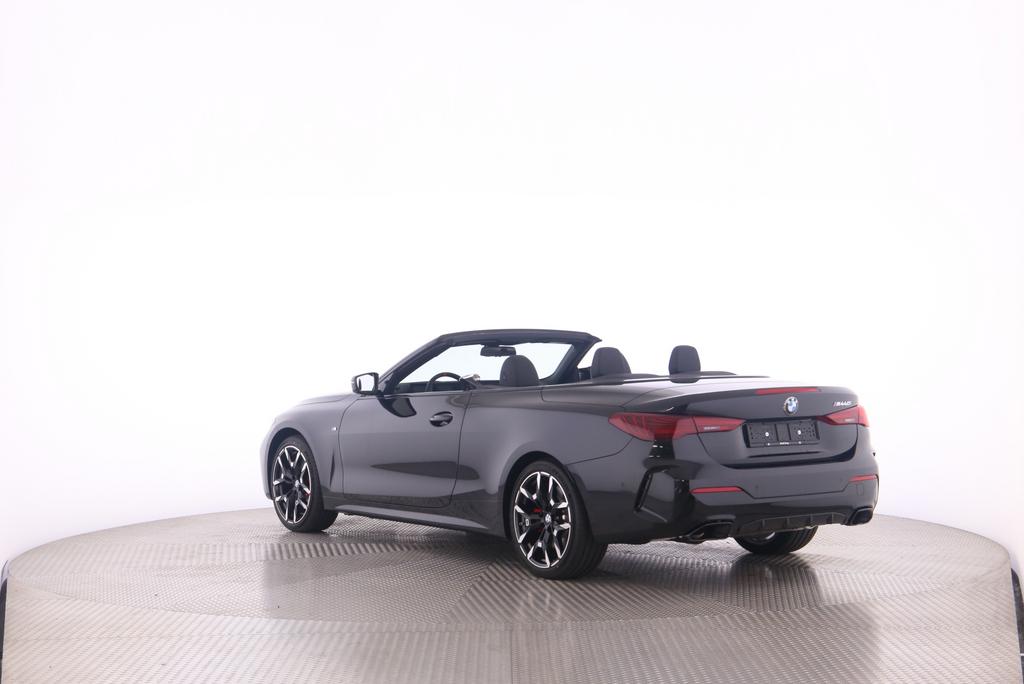 BMW M440i xDrive Cabrio-image-6